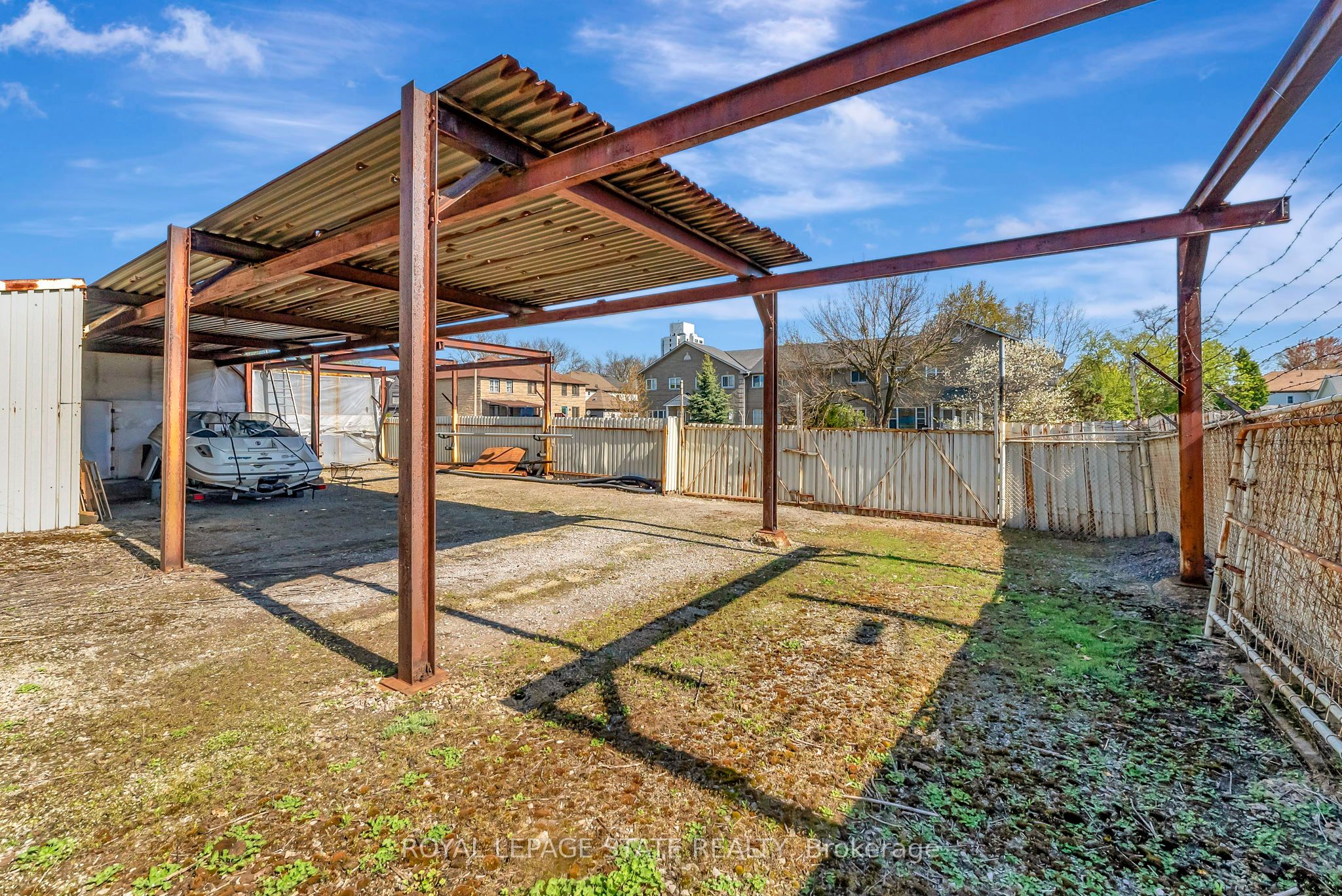 522 James Street N Property Photo 22
