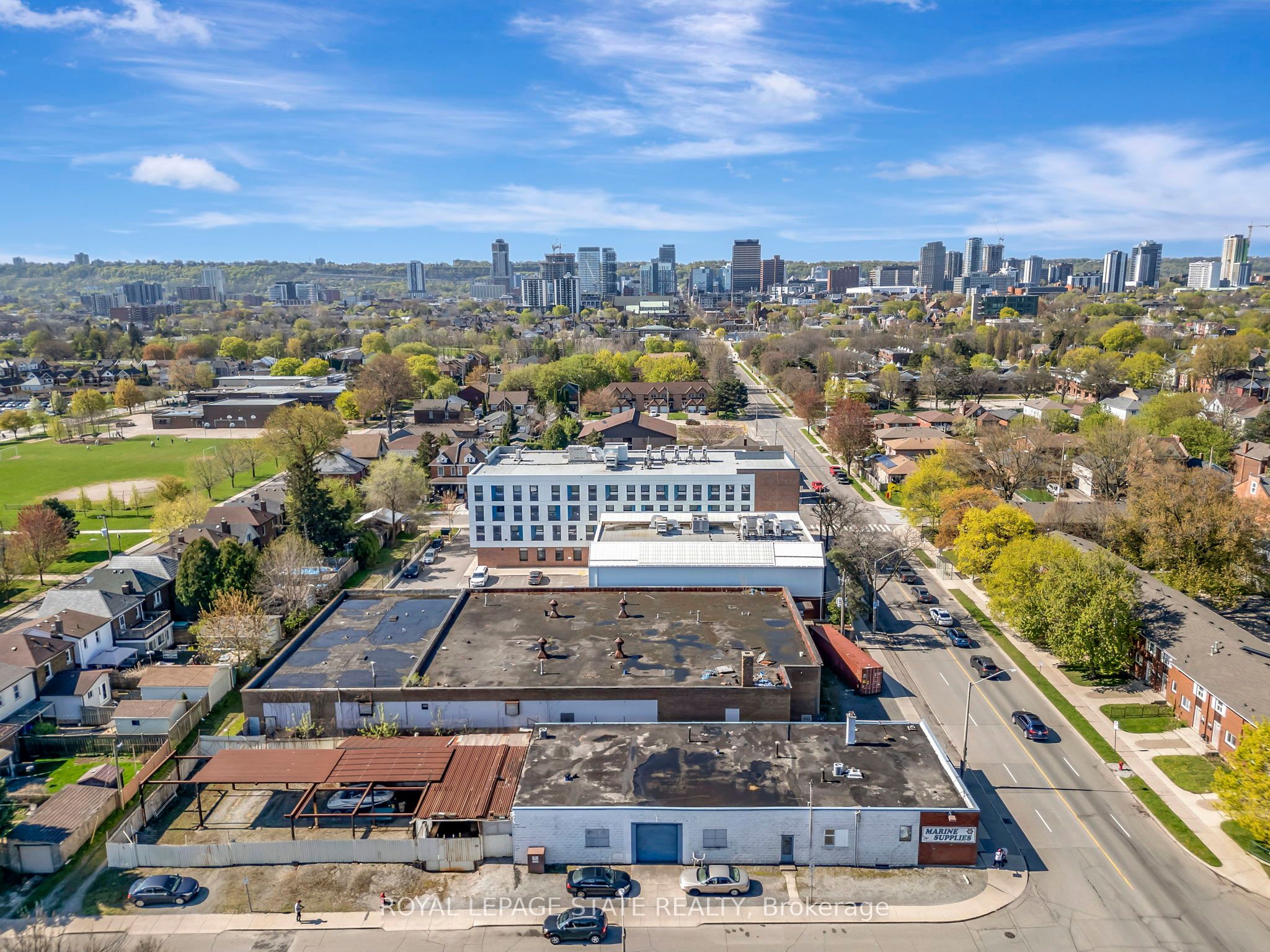 522 James Street N Property Photo 24