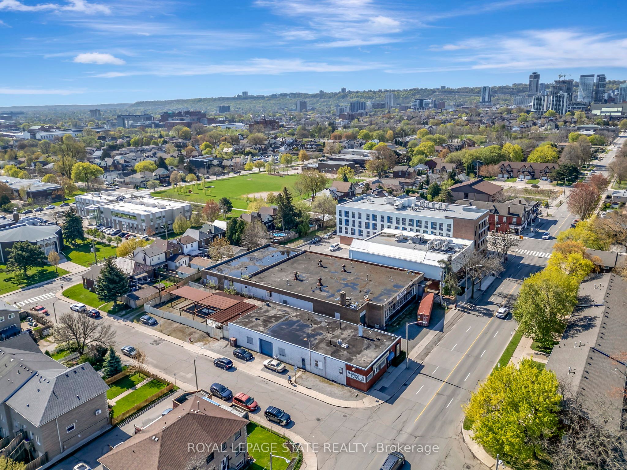 522 James Street N Property Photo 28