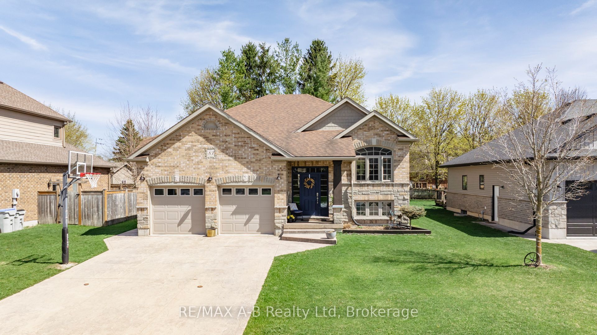 83 Sylvia Street Property Photo 1