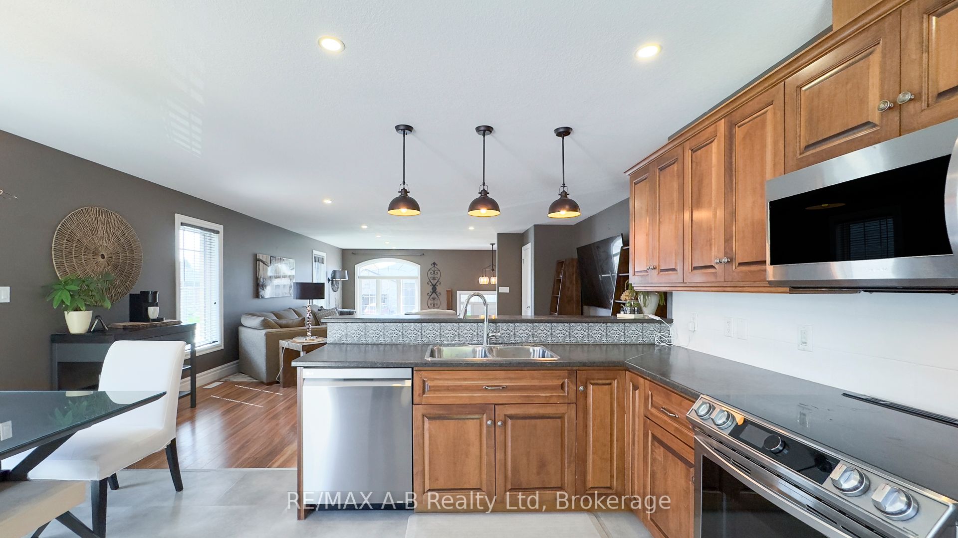 83 Sylvia Street Property Photo 22