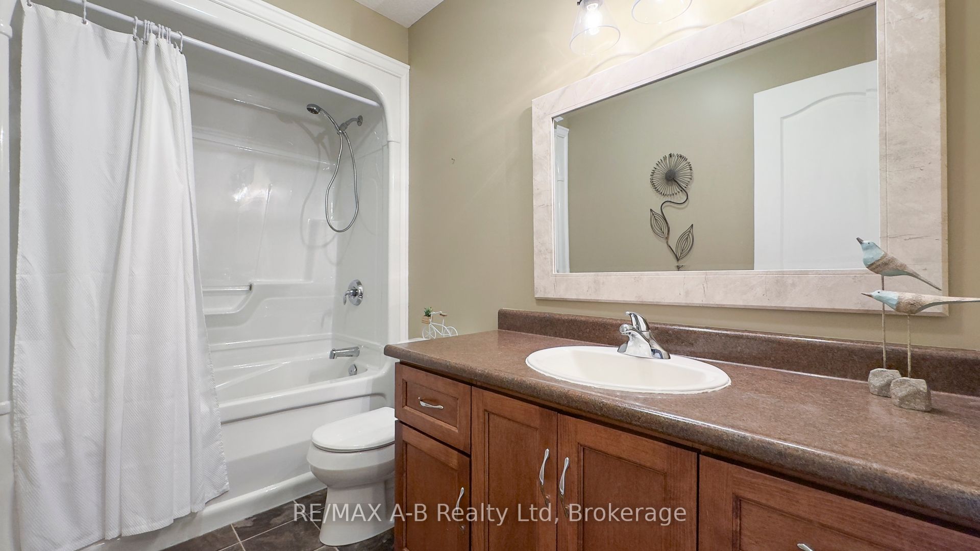 83 Sylvia Street Property Photo 25