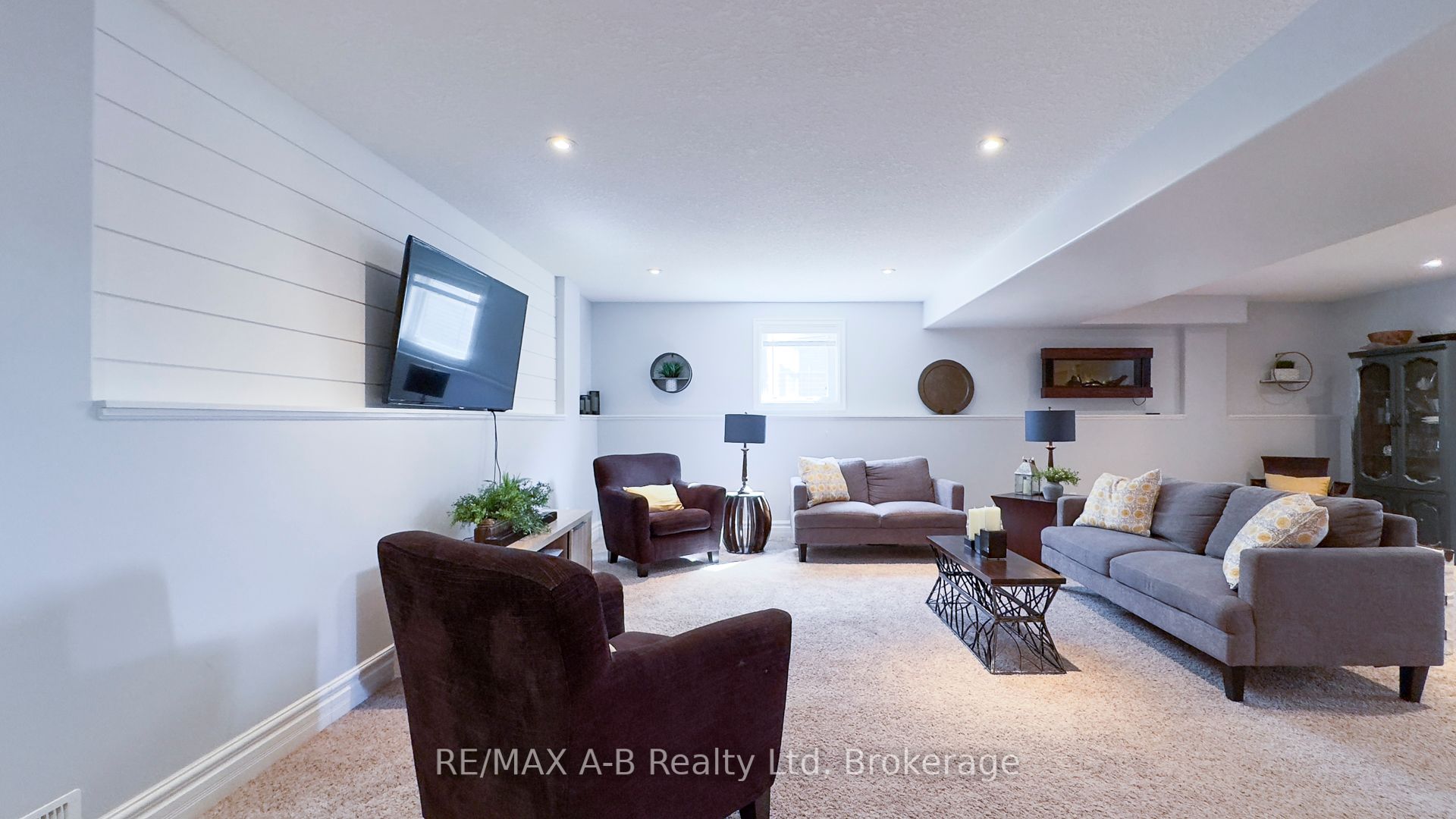 83 Sylvia Street Property Photo 36