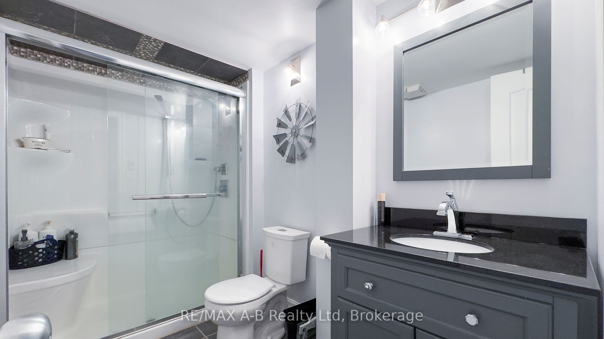 83 Sylvia Street Property Photo 39