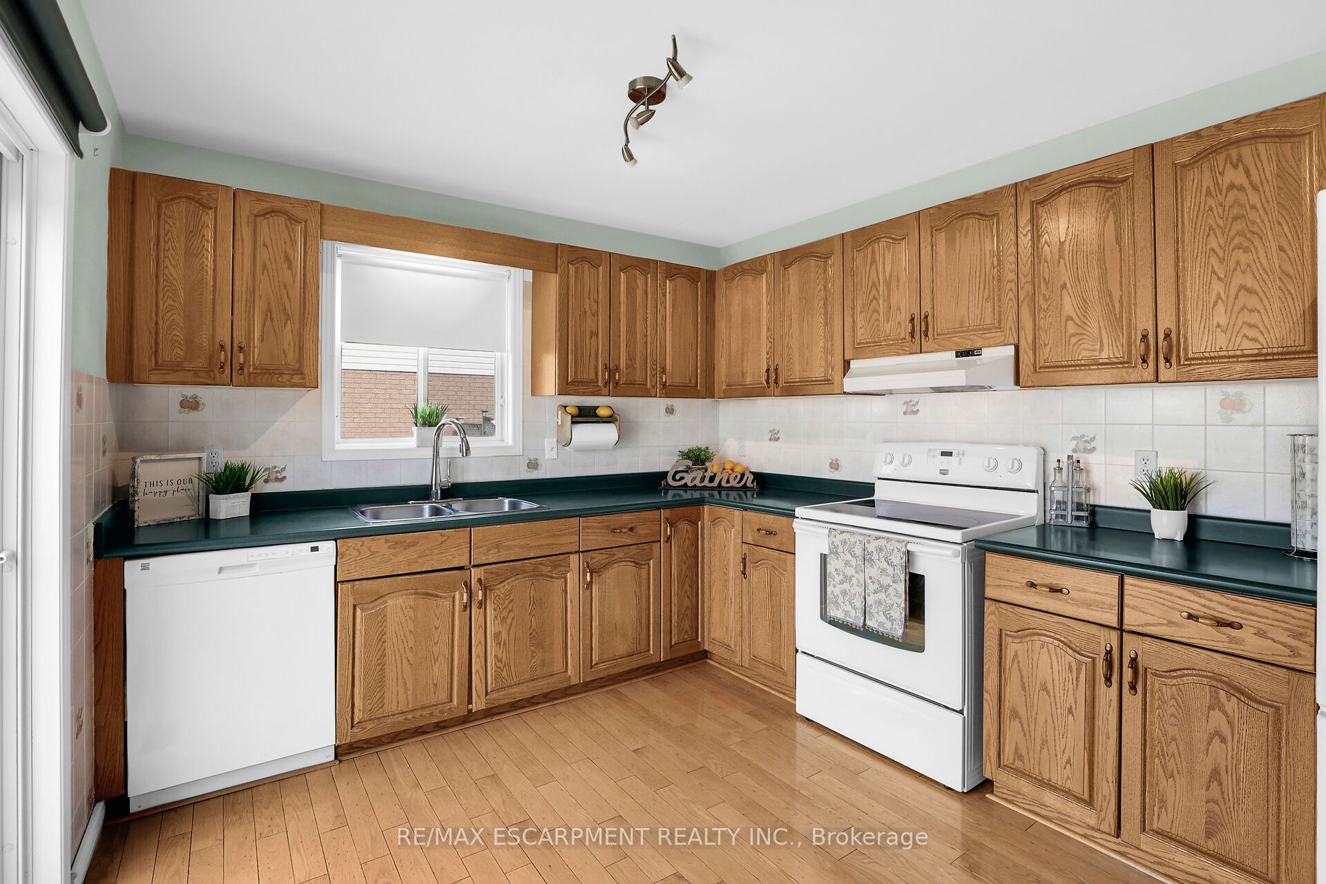 5129 Crimson King Way Property Photo 15