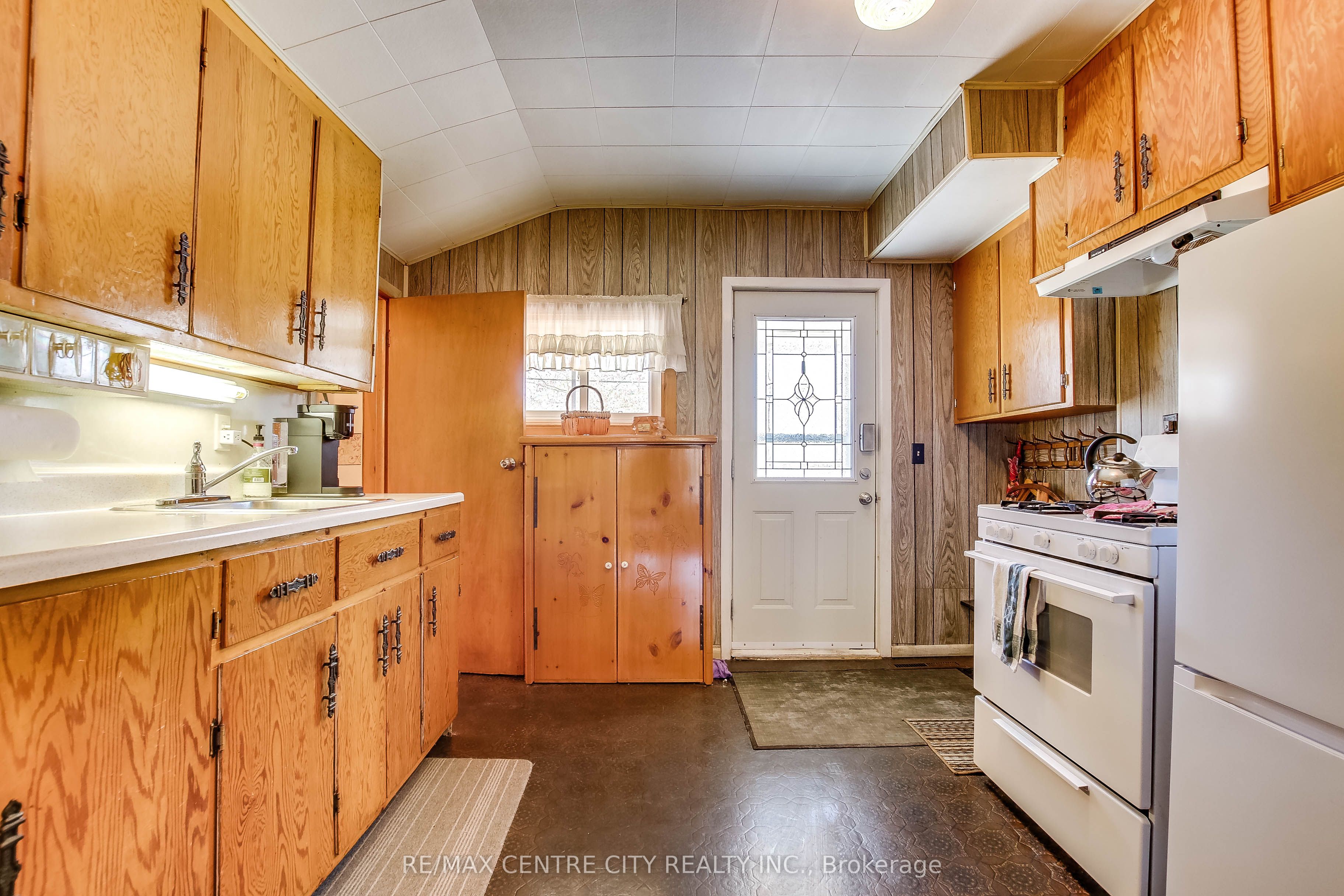 358 Warren Street Property Photo 5