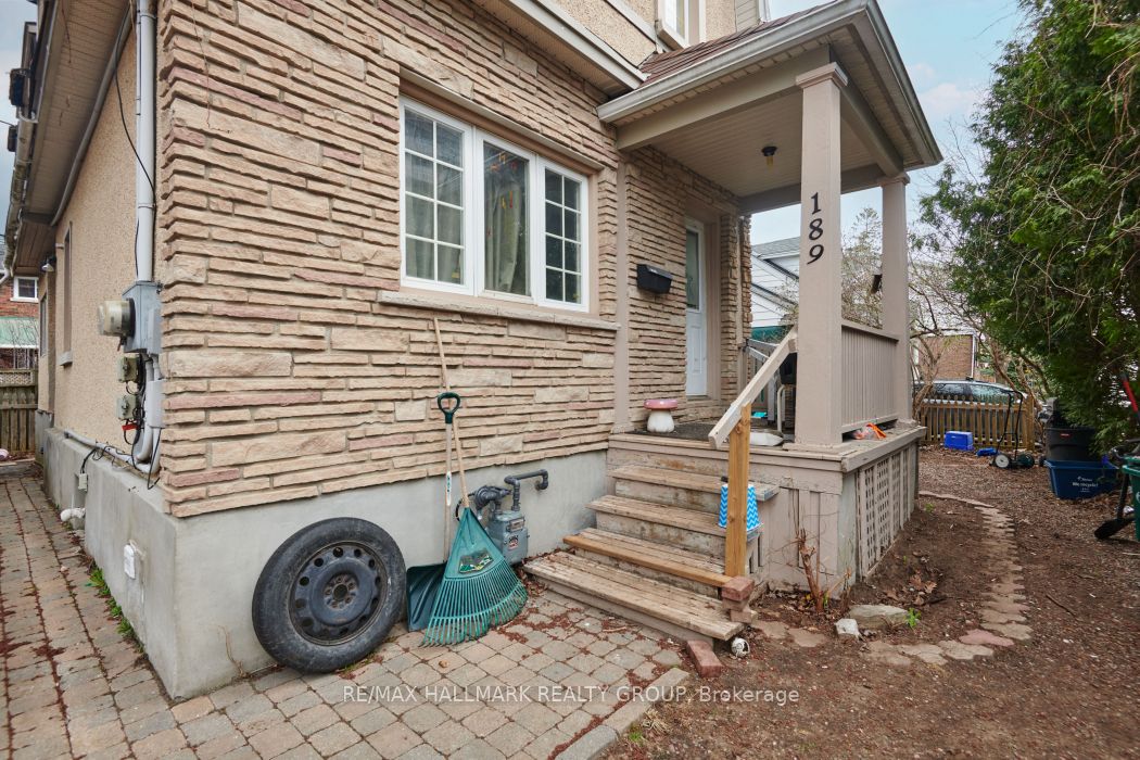 189 Devonshire Place Property Photo 2