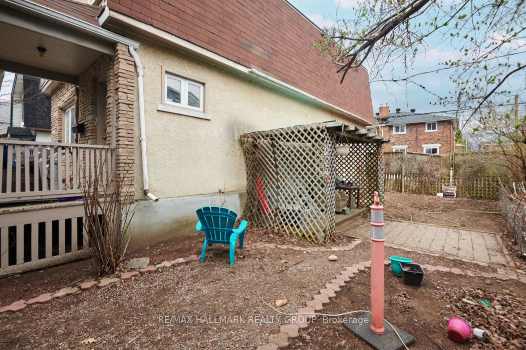 189 Devonshire Place Property Photo 3