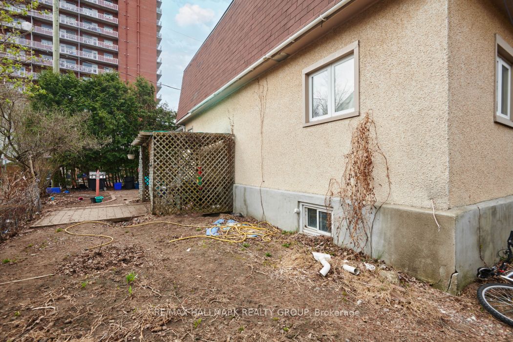 189 Devonshire Place Property Photo 4
