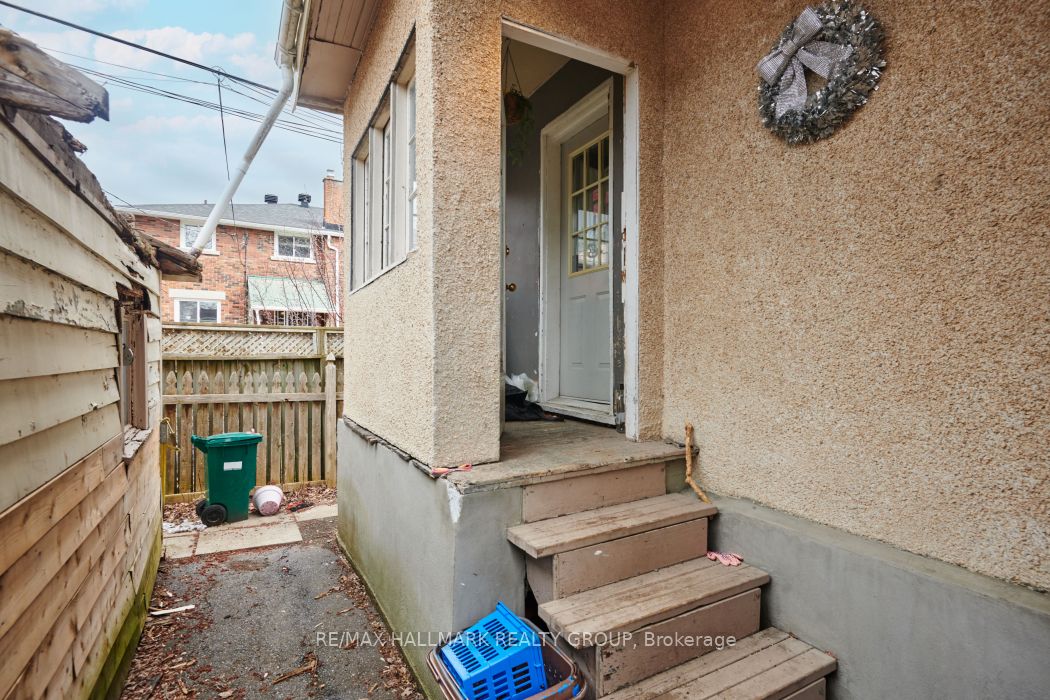 189 Devonshire Place Property Photo 5