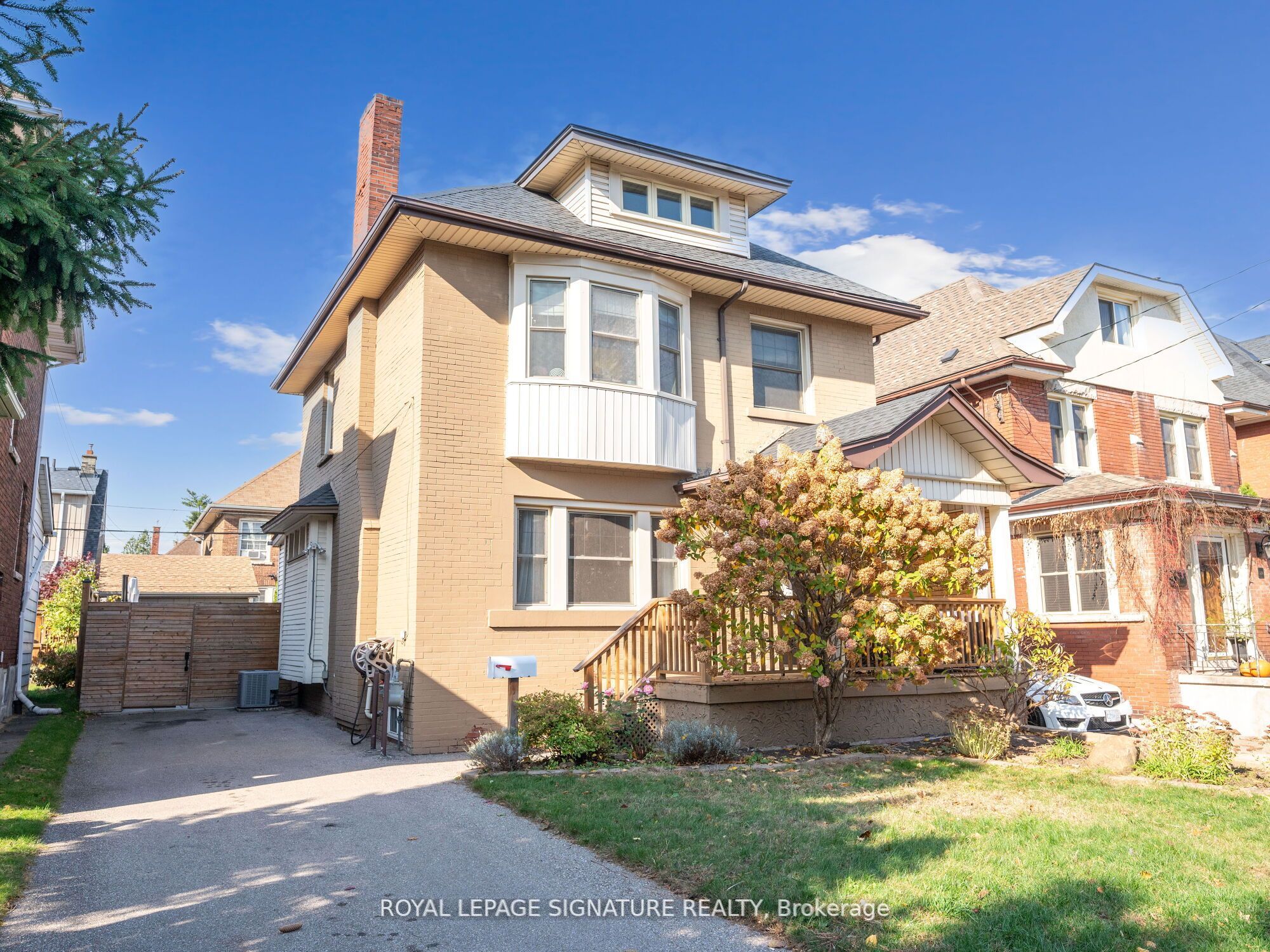 124 Eastbourne Avenue Property Photo 1