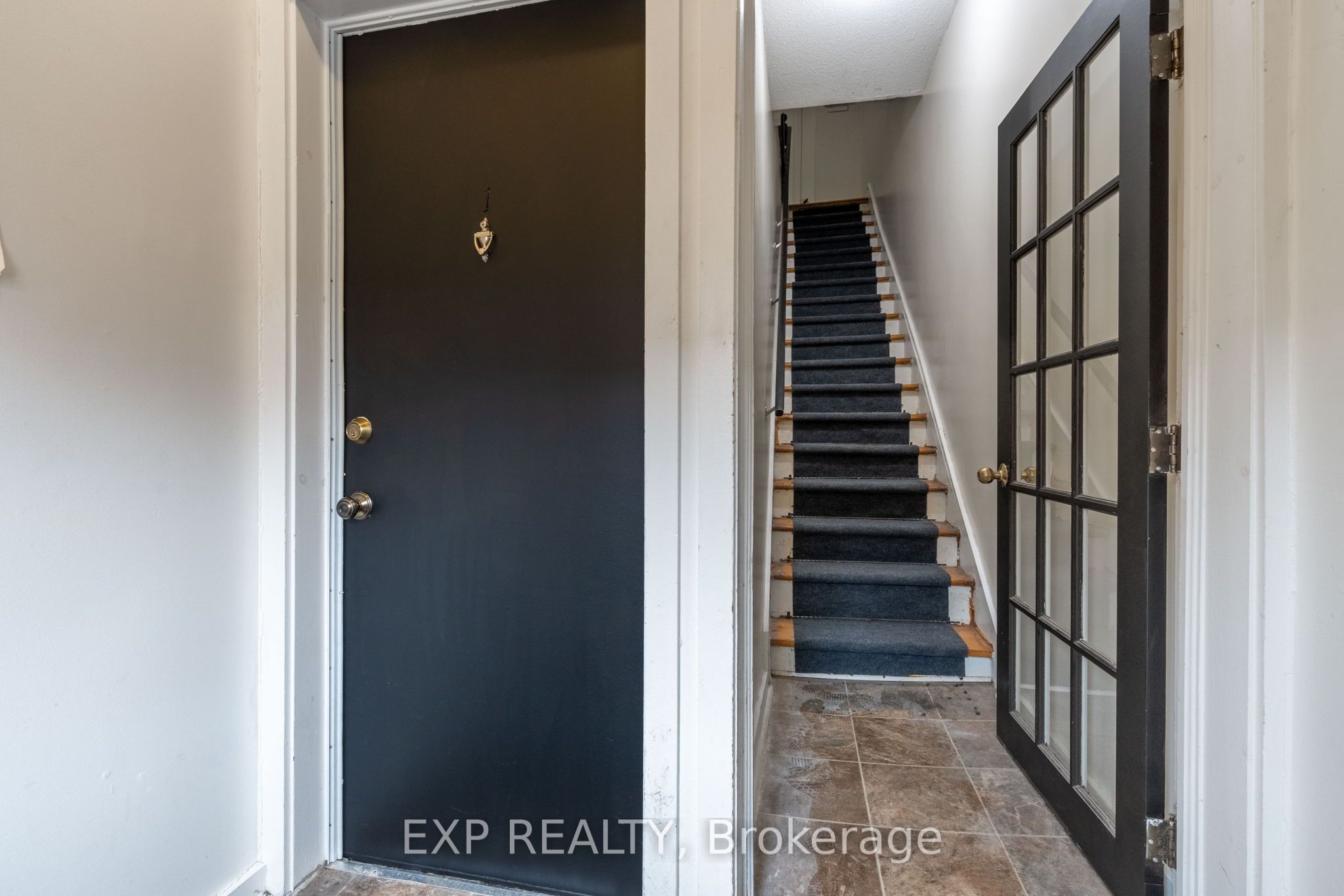 196 Osgoode Street Property Photo 5