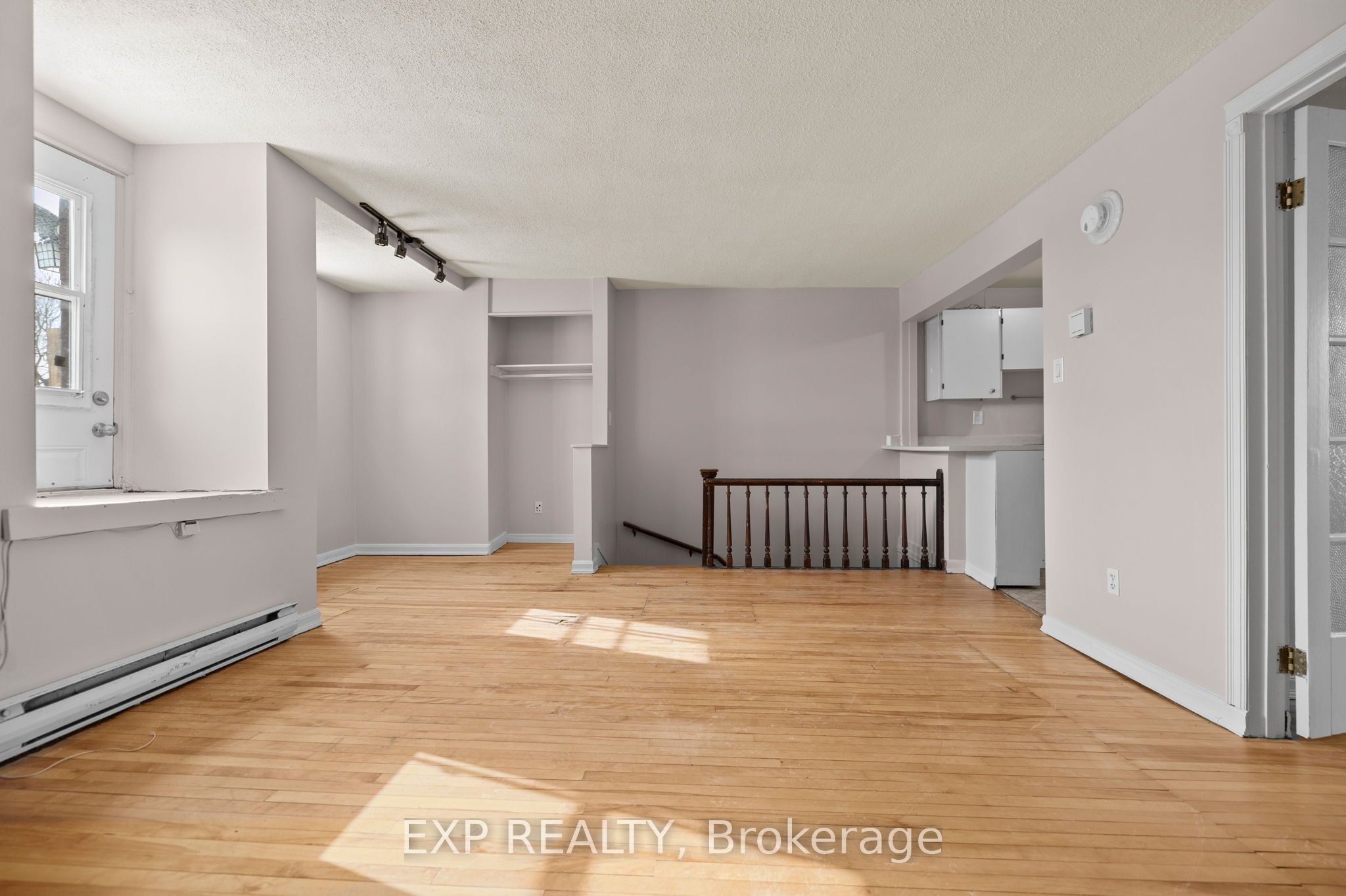 196 Osgoode Street Property Photo 6