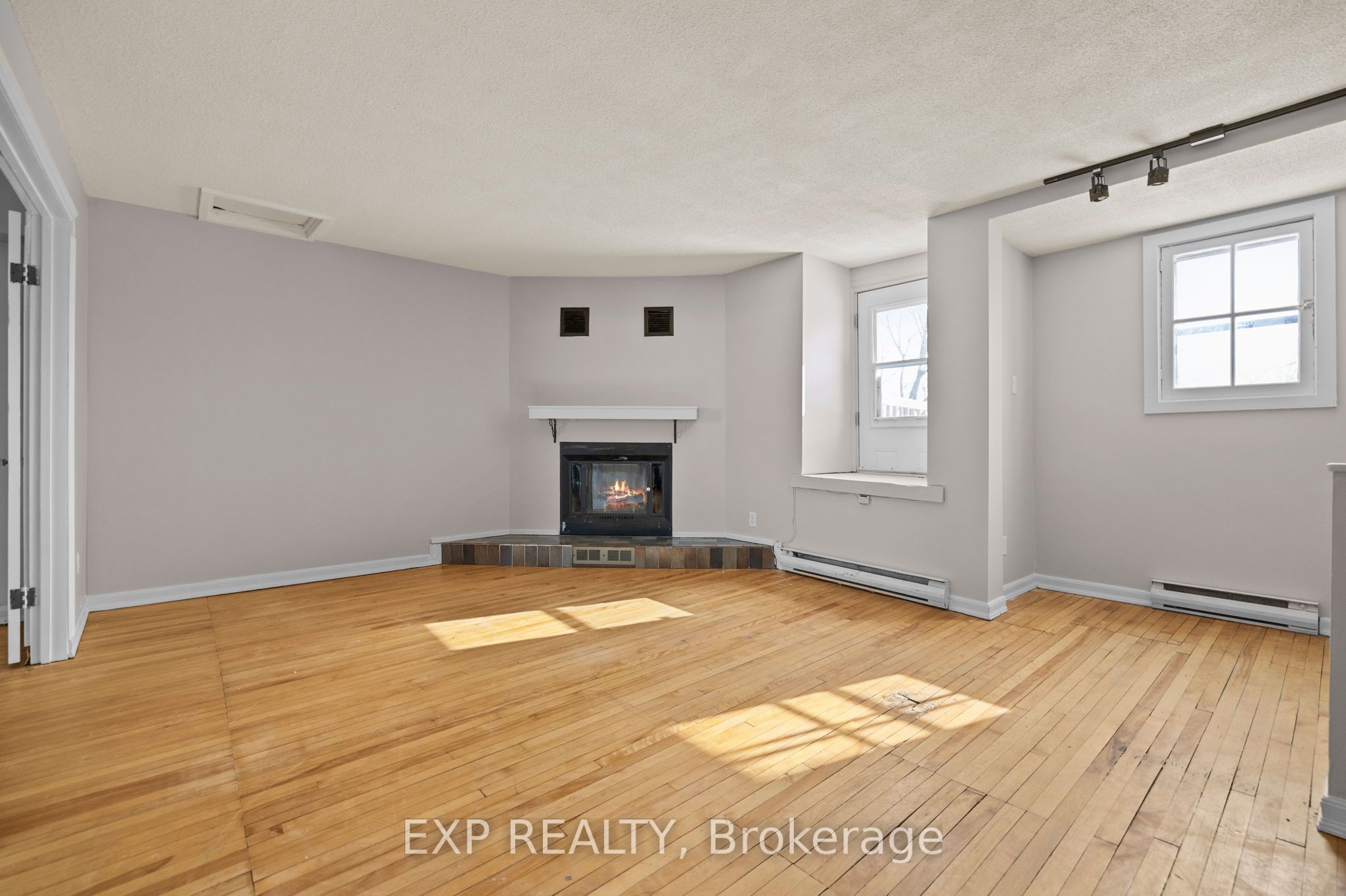 196 Osgoode Street Property Photo 8