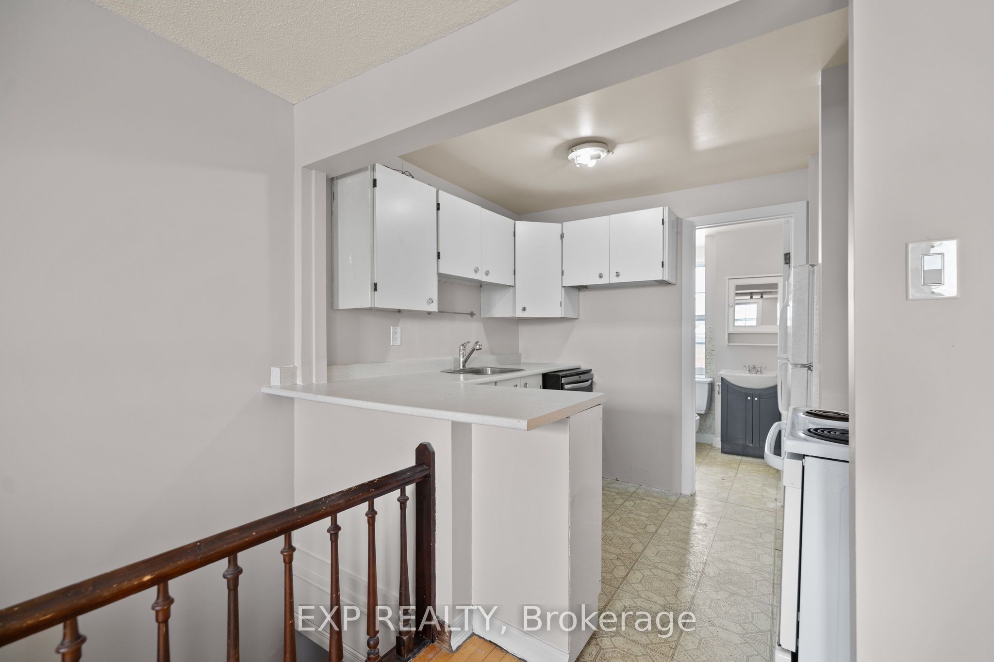 196 Osgoode Street Property Photo 15