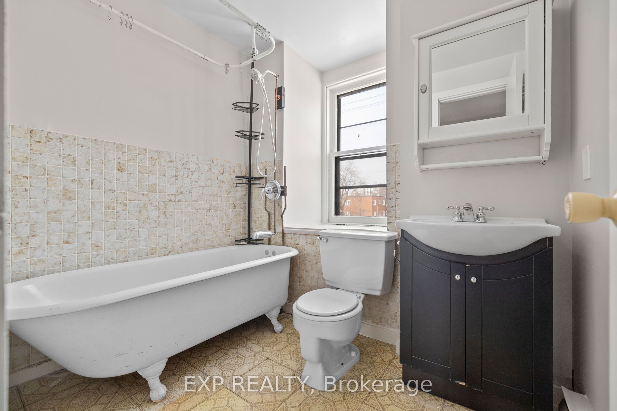 196 Osgoode Street Property Photo 19