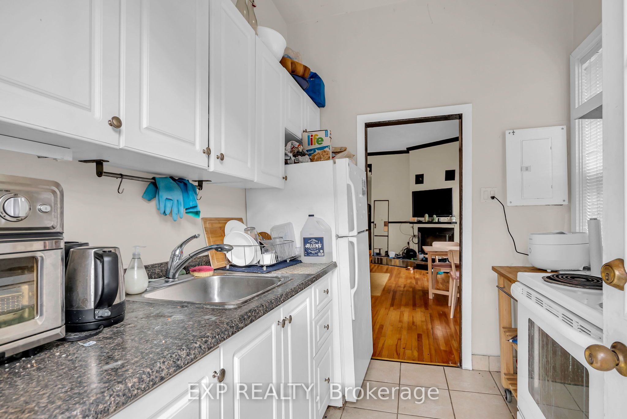 196 Osgoode Street Property Photo 23