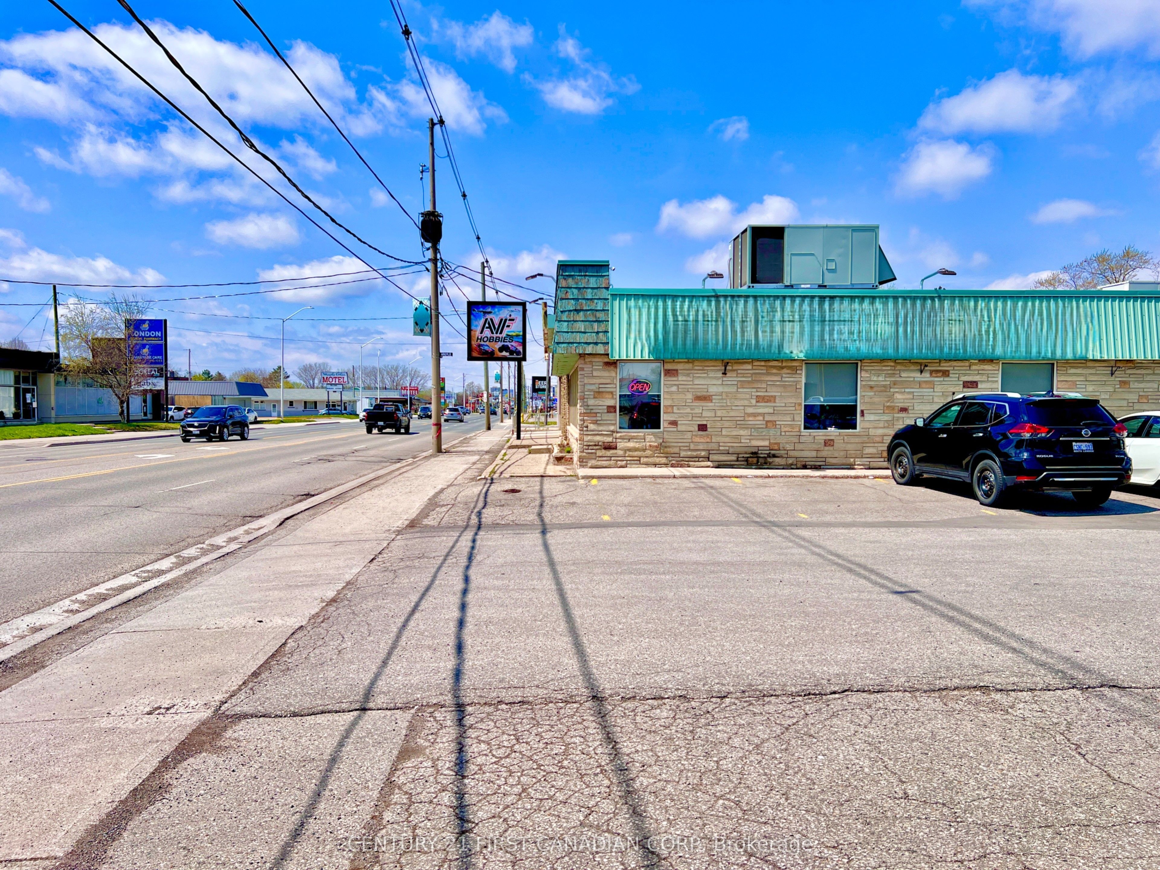 1622 Dundas Street Property Photo 1