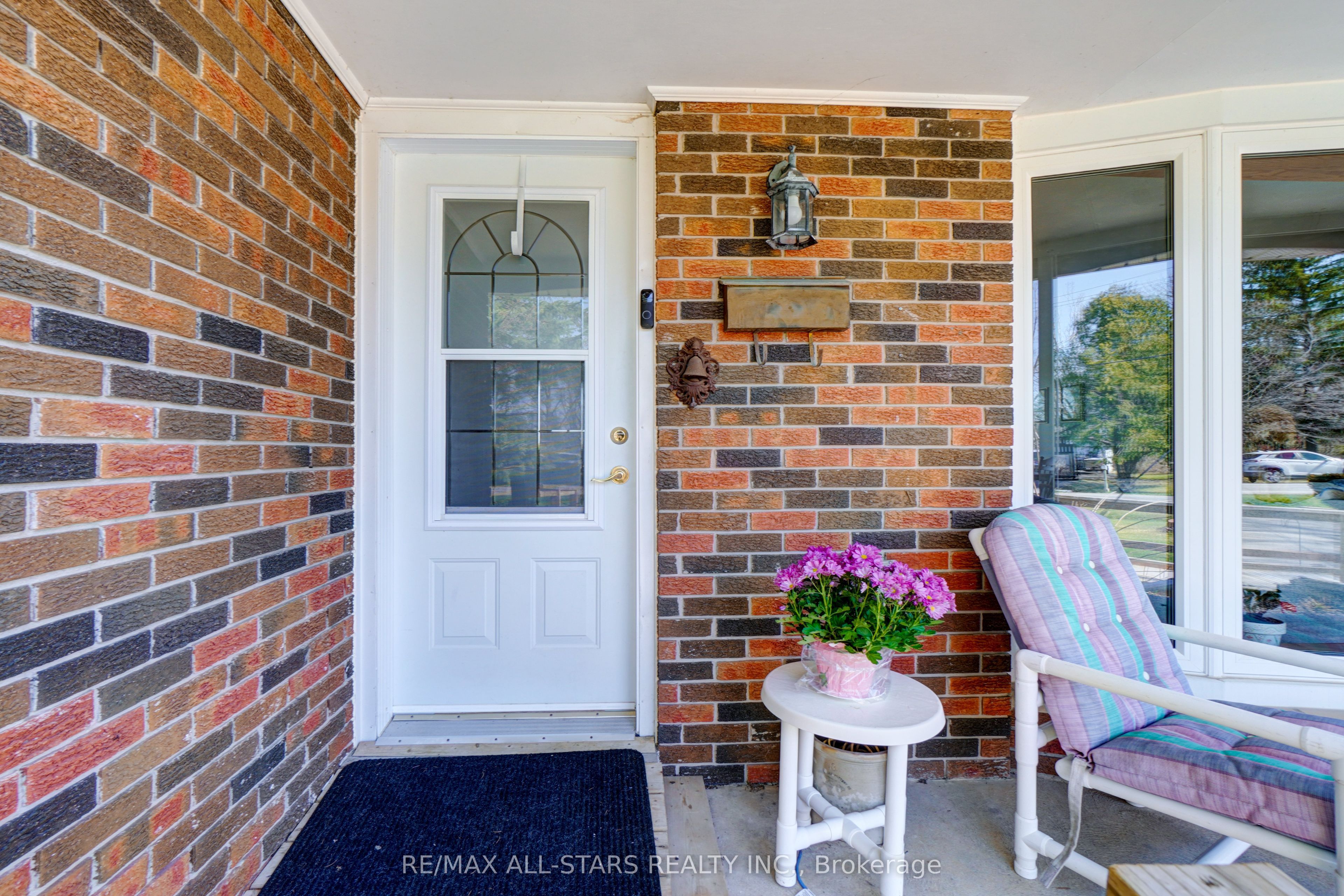 922 Cottingham Road Property Photo 2