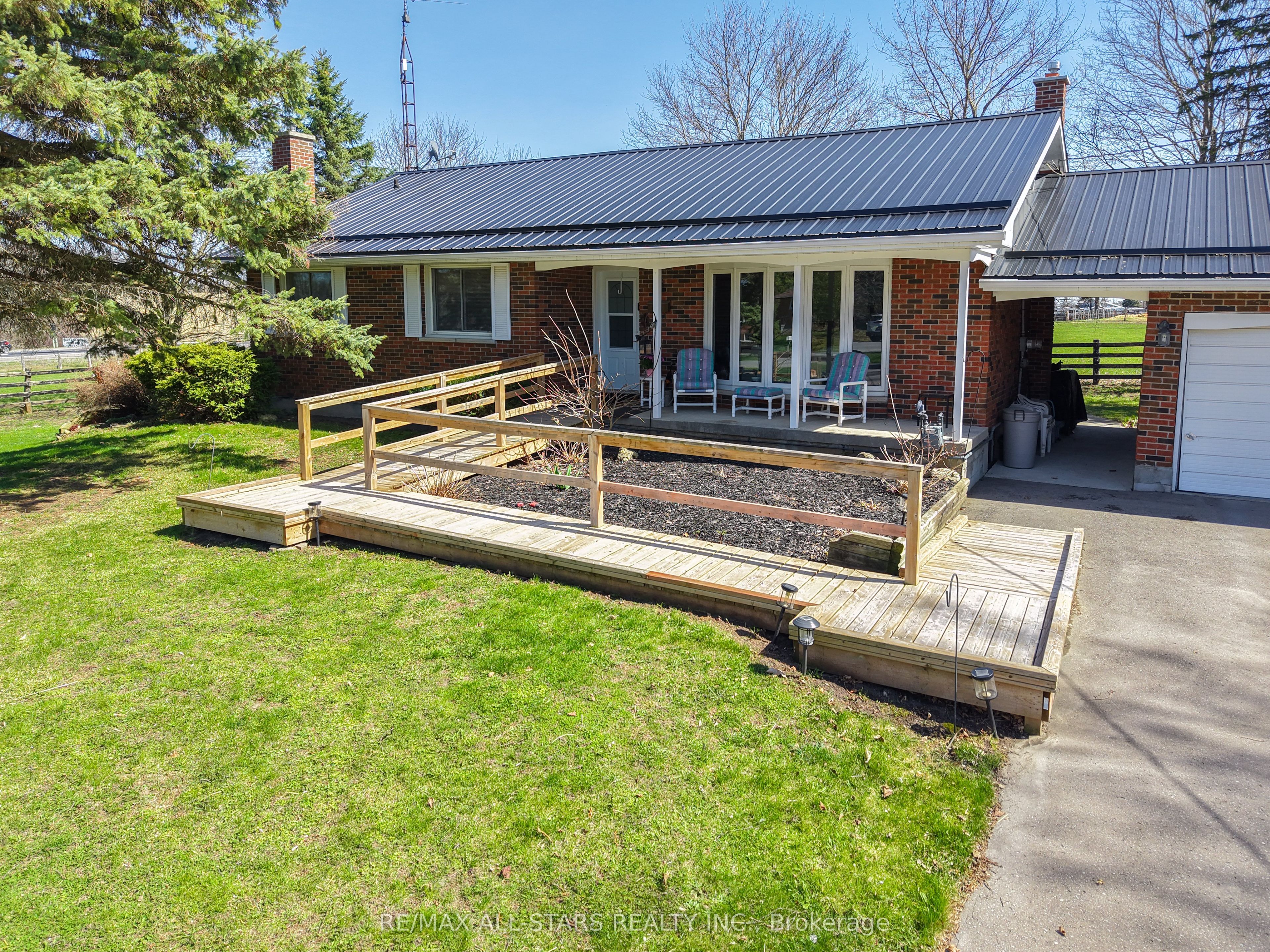 922 Cottingham Road Property Photo 5