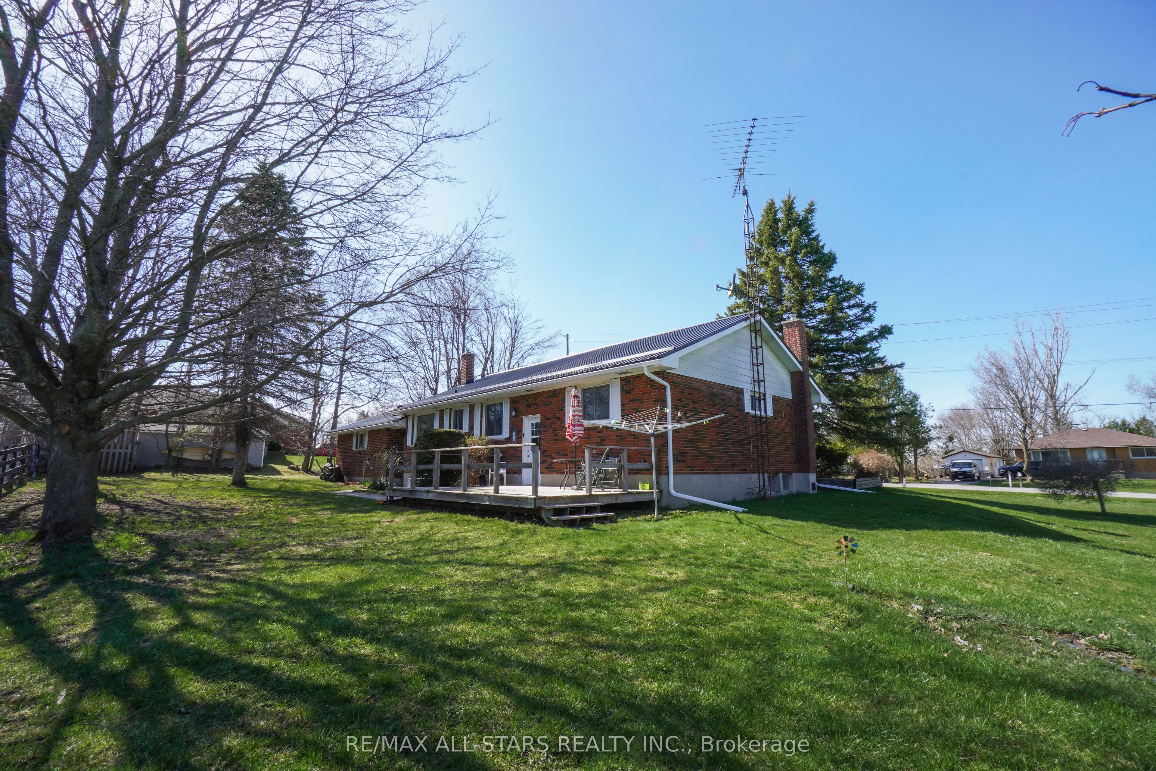 922 Cottingham Road Property Photo 7