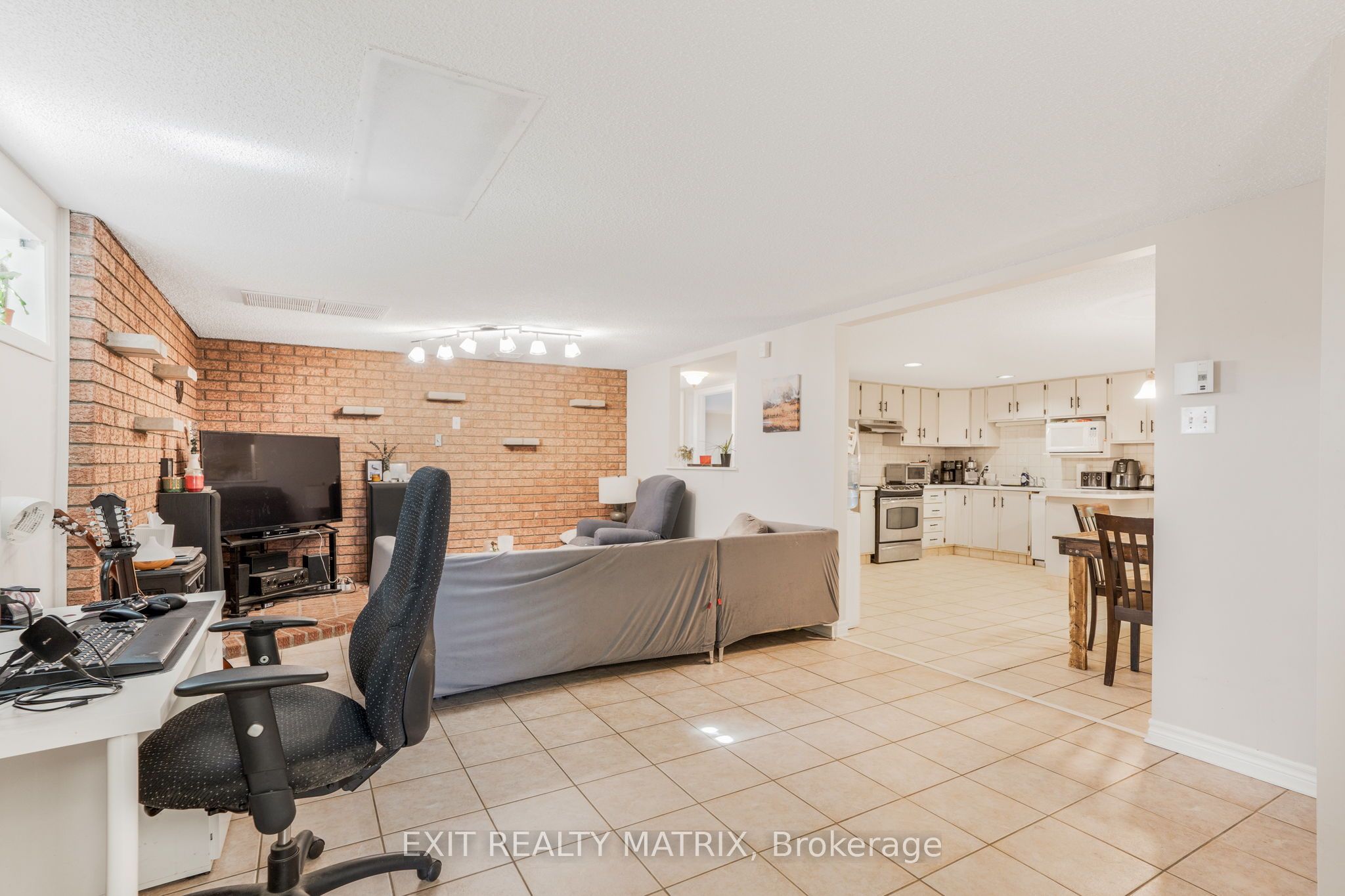 1688 Ste-marie Road Property Photo 18