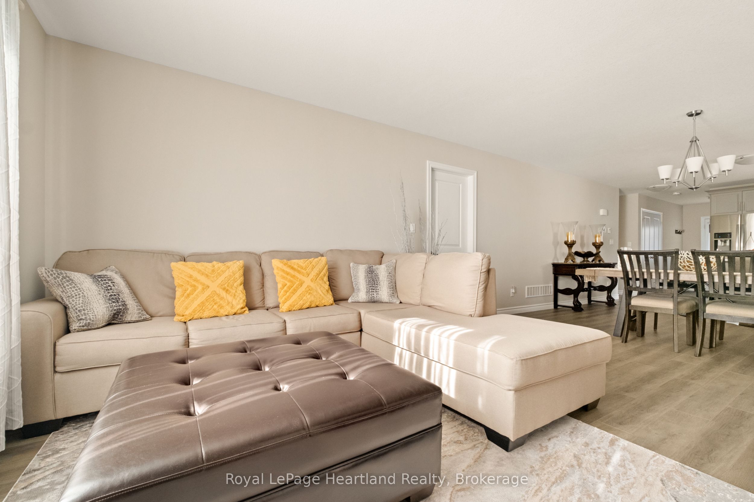 140 Lake Breeze Drive Property Photo 14
