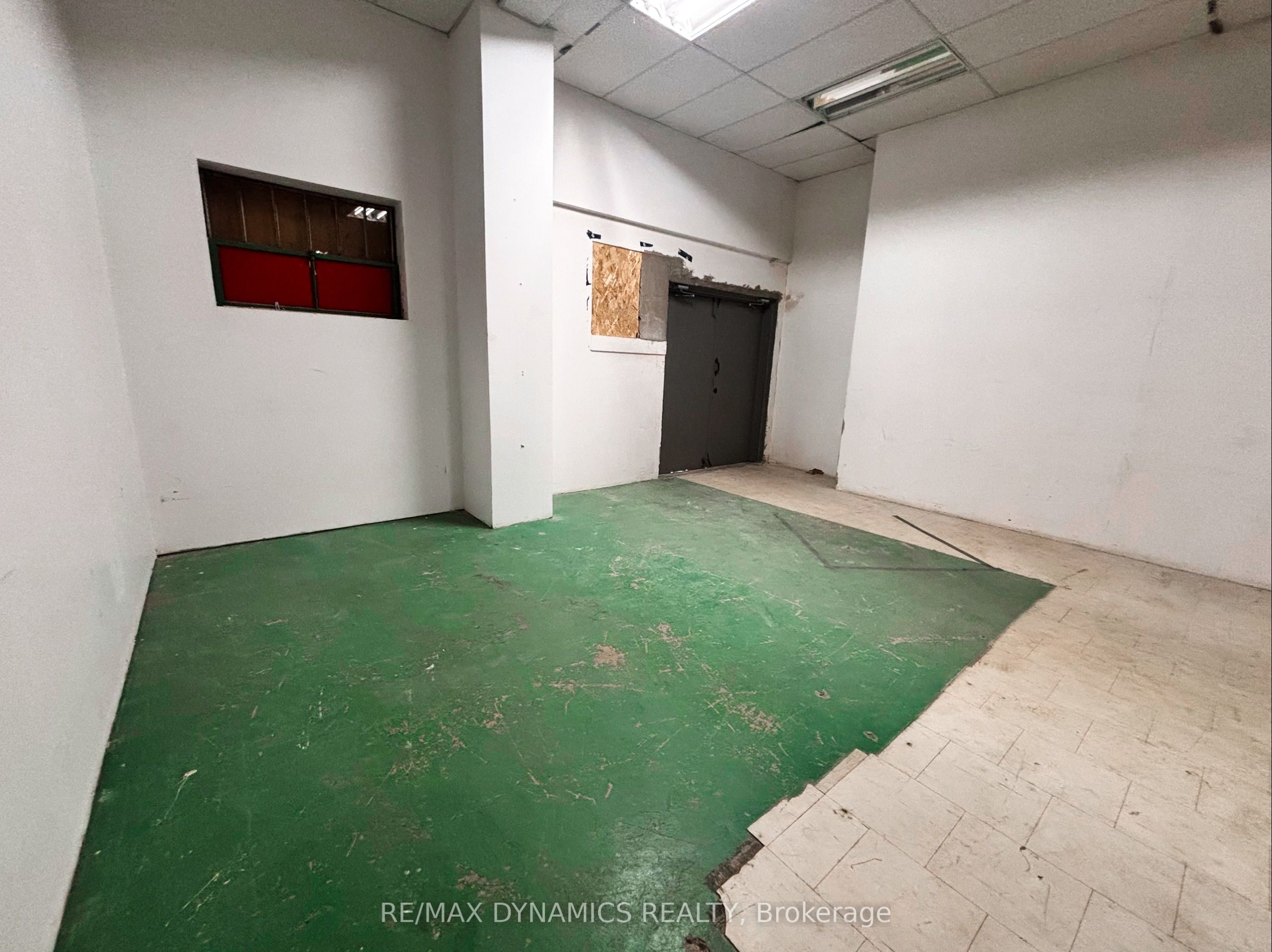 486 Grantham Ave Property Photo 8