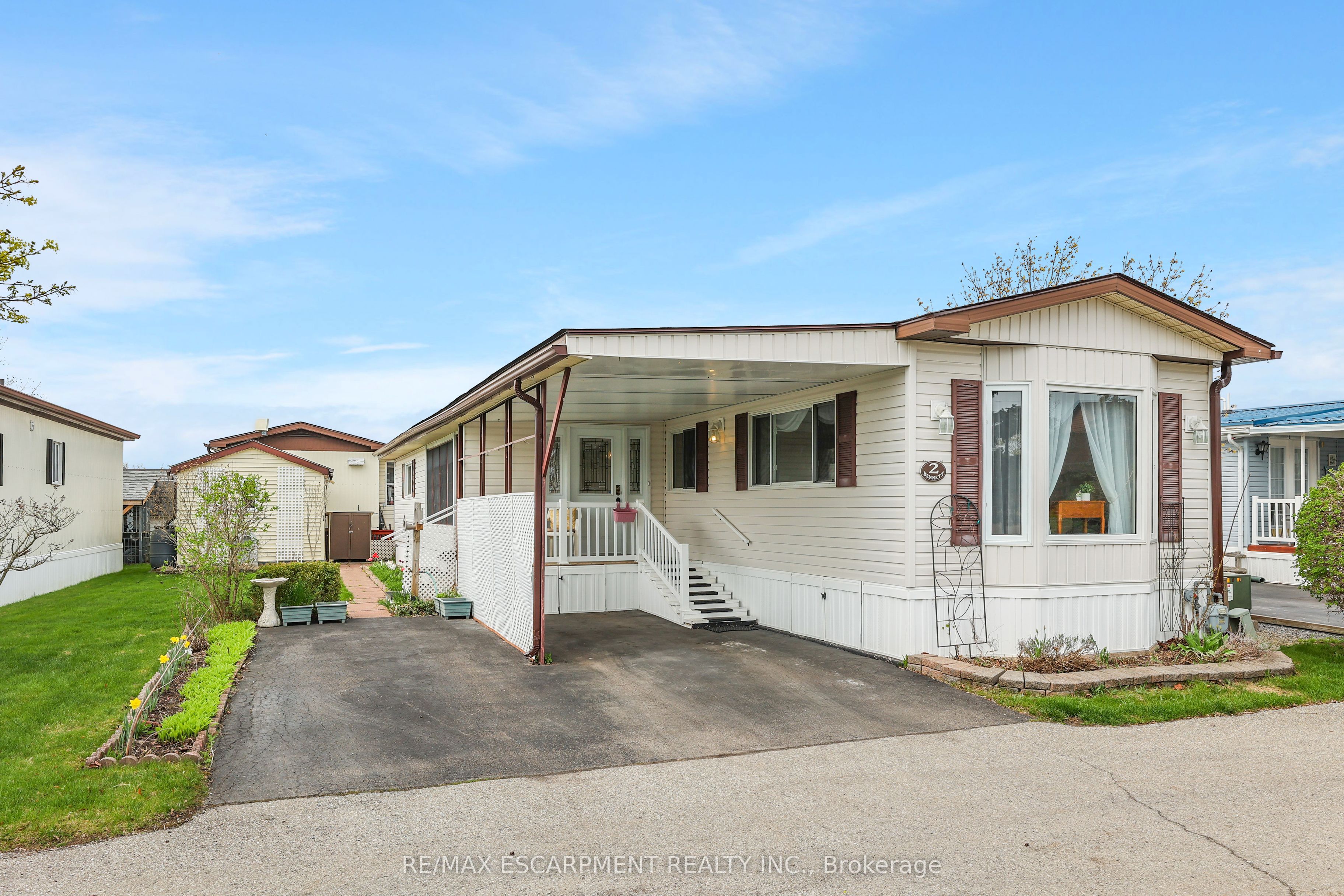 3033 Townline Rd Property Photo 1