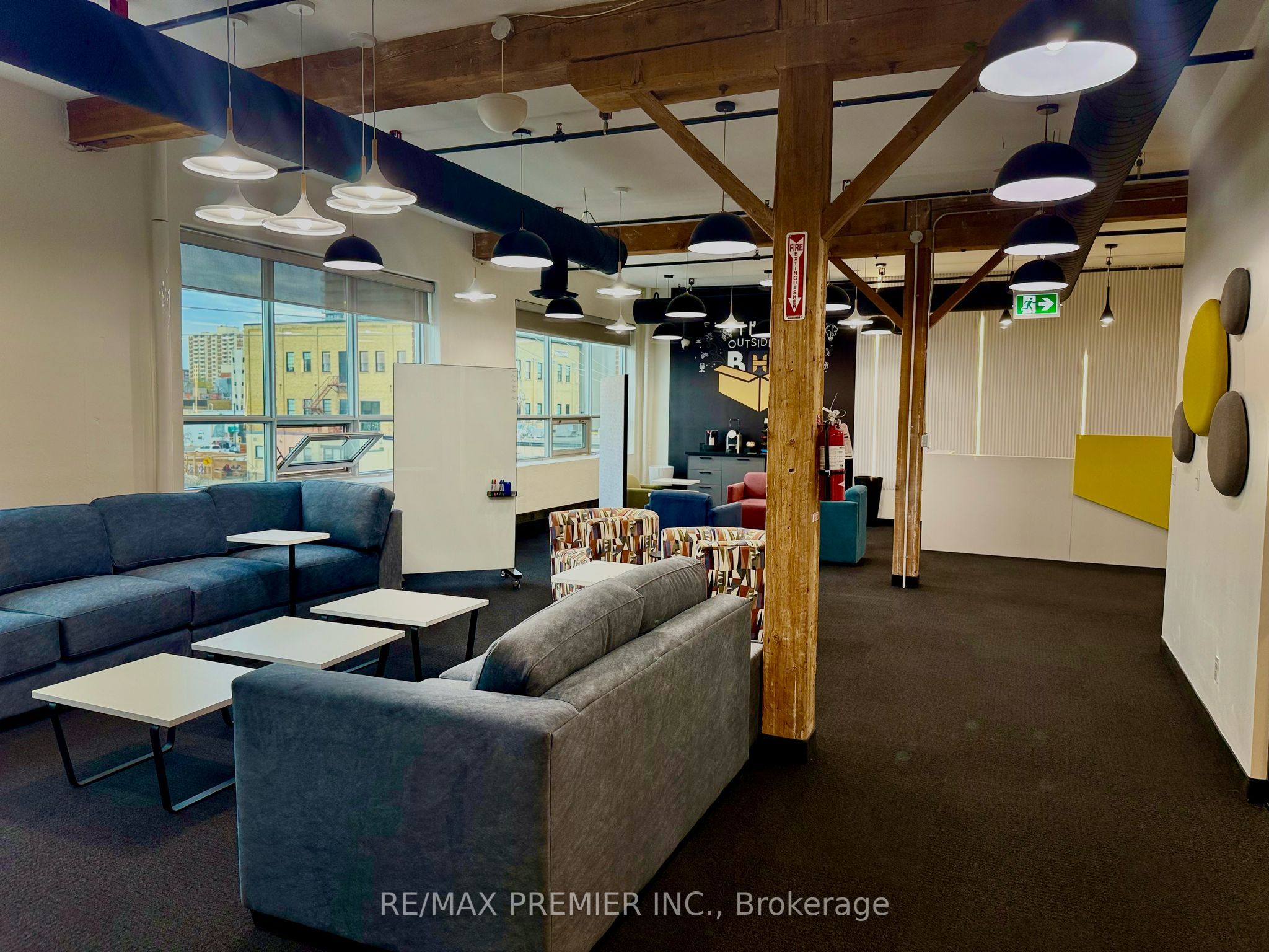 72 Victoria Street S 300-23 Property Photo 4