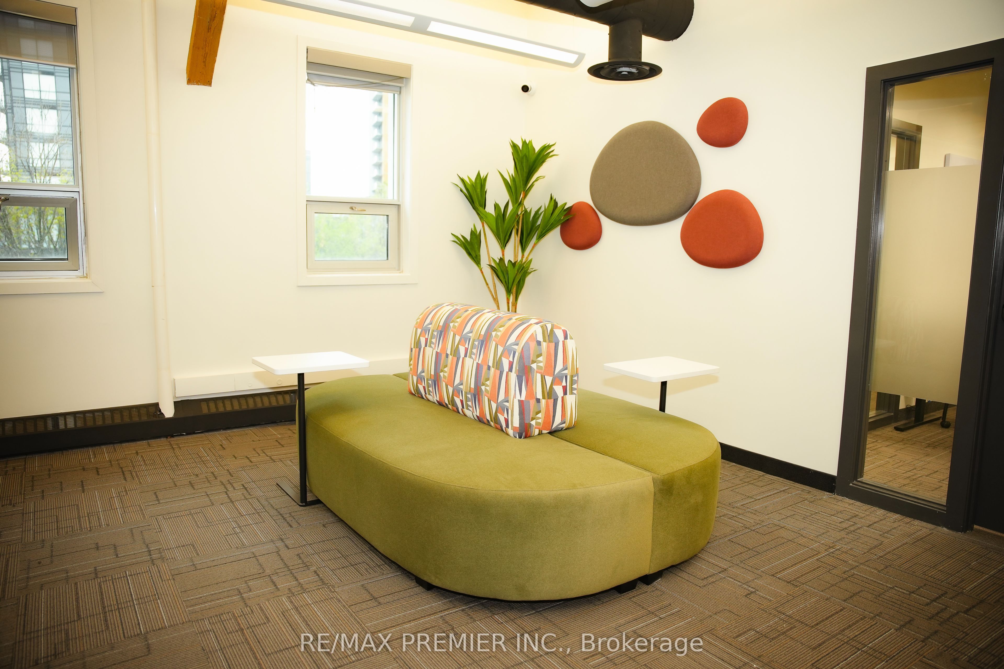 72 Victoria Street S 300-23 Property Photo 10