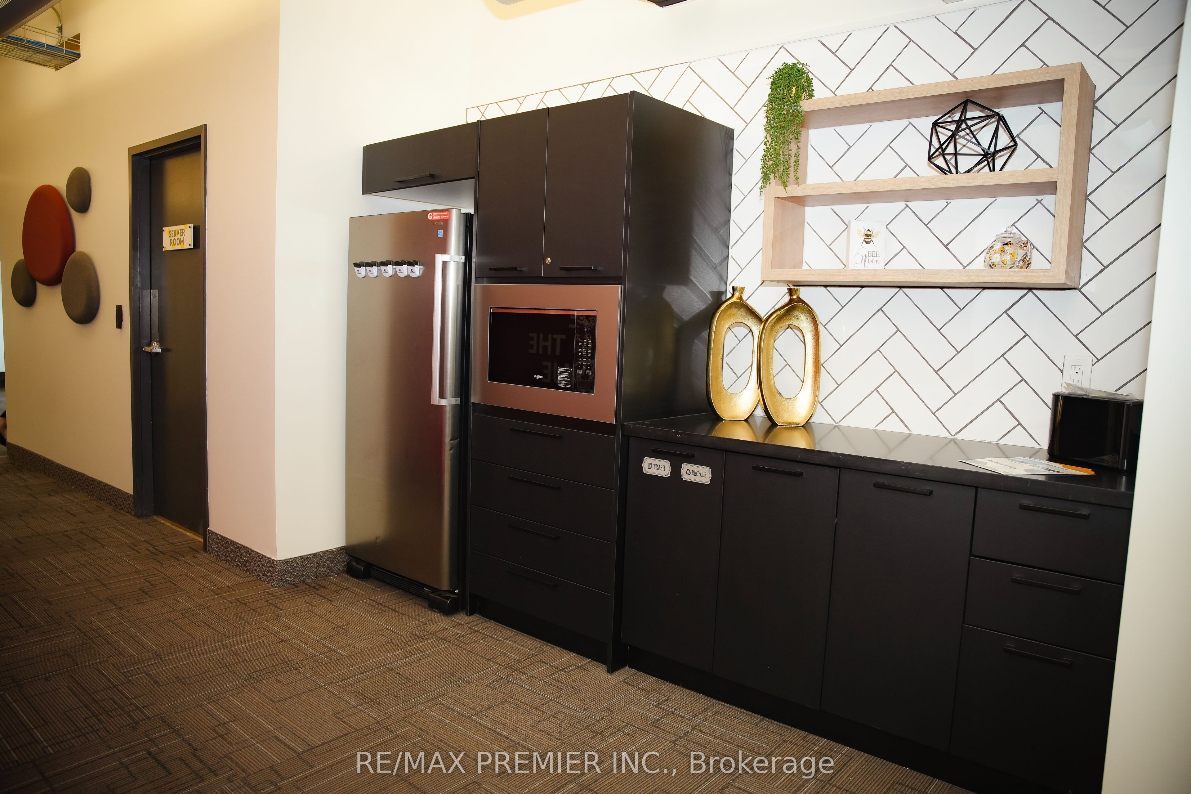 72 Victoria Street S 300-23 Property Photo 11