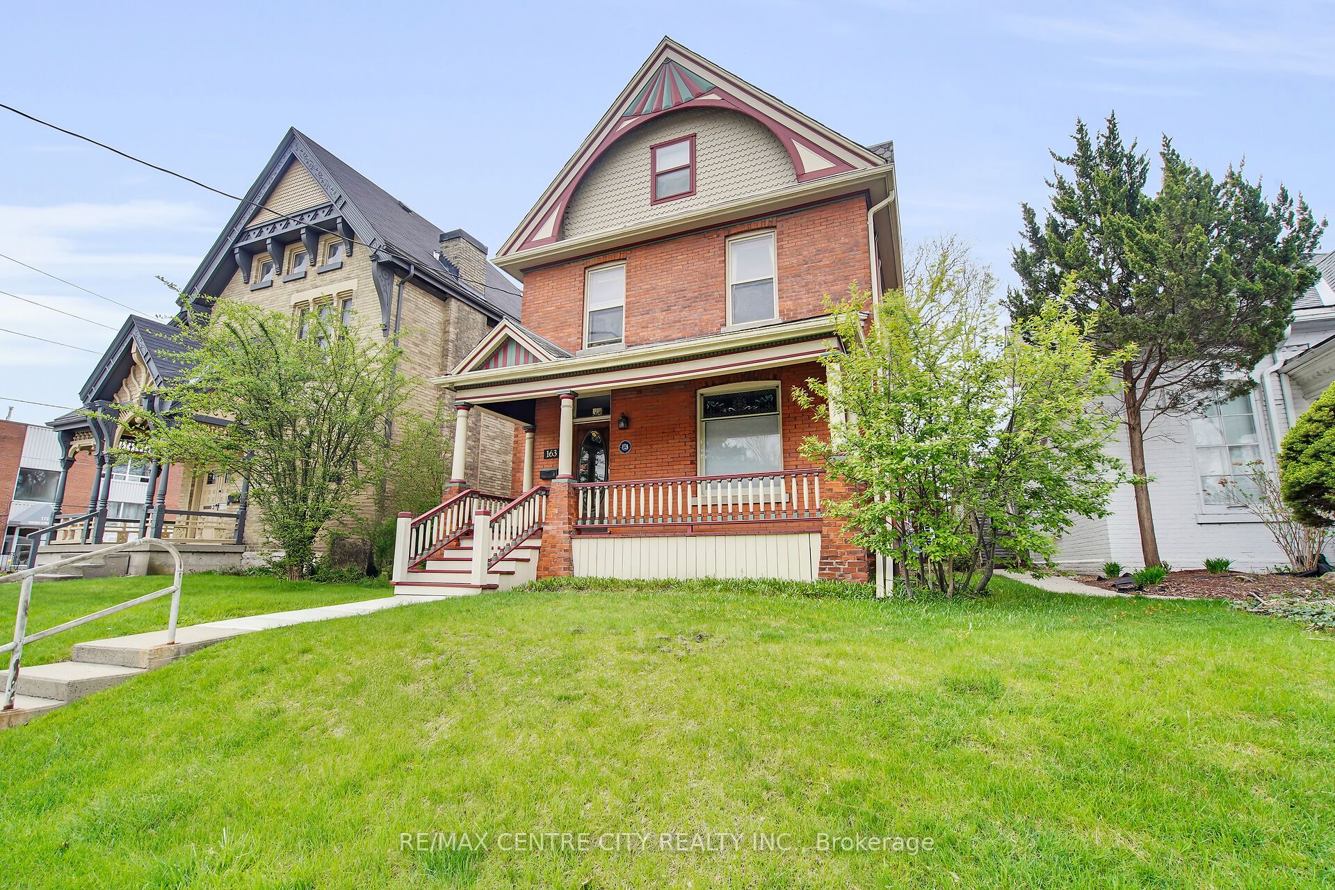 163 Oxford Street Property Photo 3