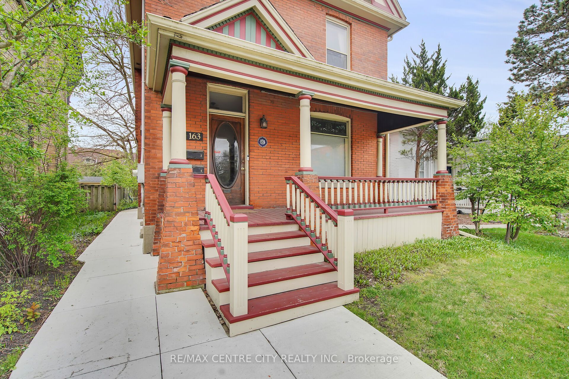 163 Oxford Street Property Photo 7
