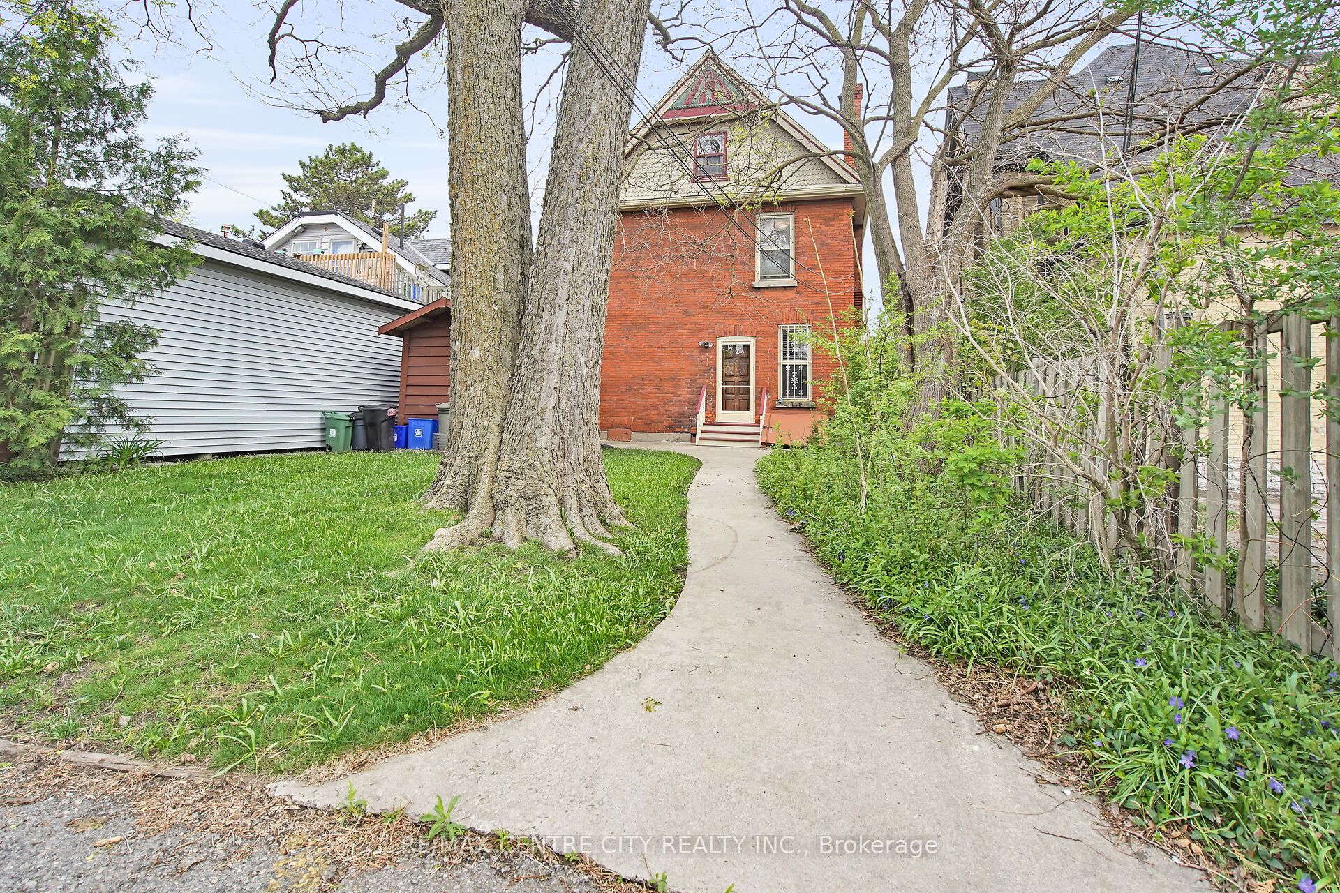 163 Oxford Street Property Photo 8