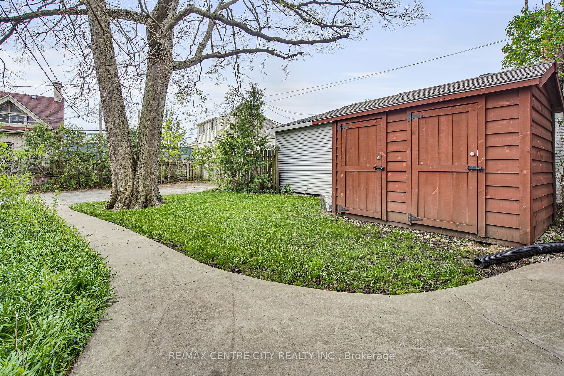 163 Oxford Street Property Photo 9