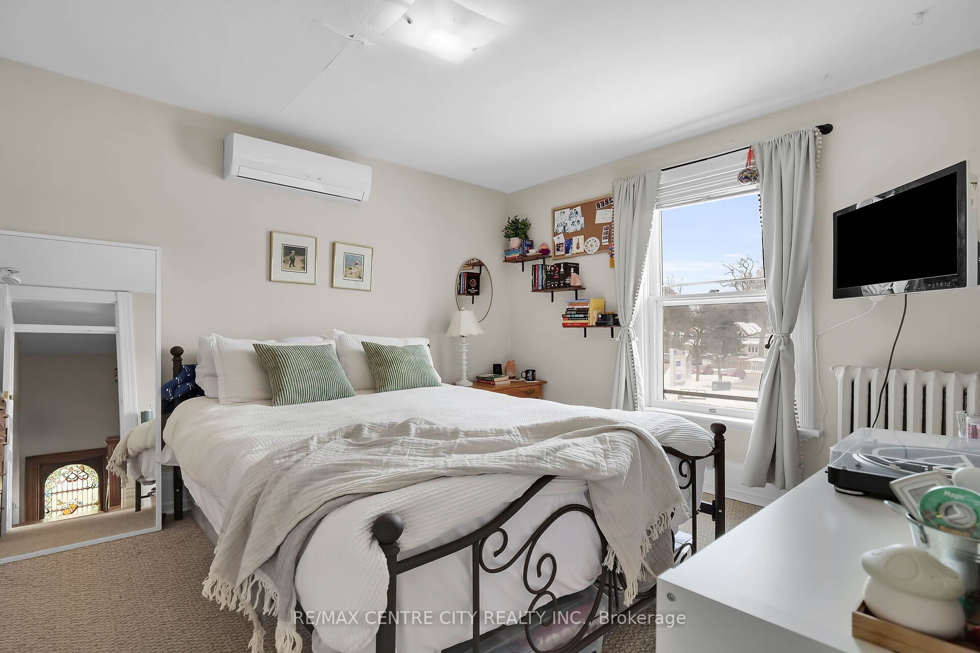163 Oxford Street Property Photo 19