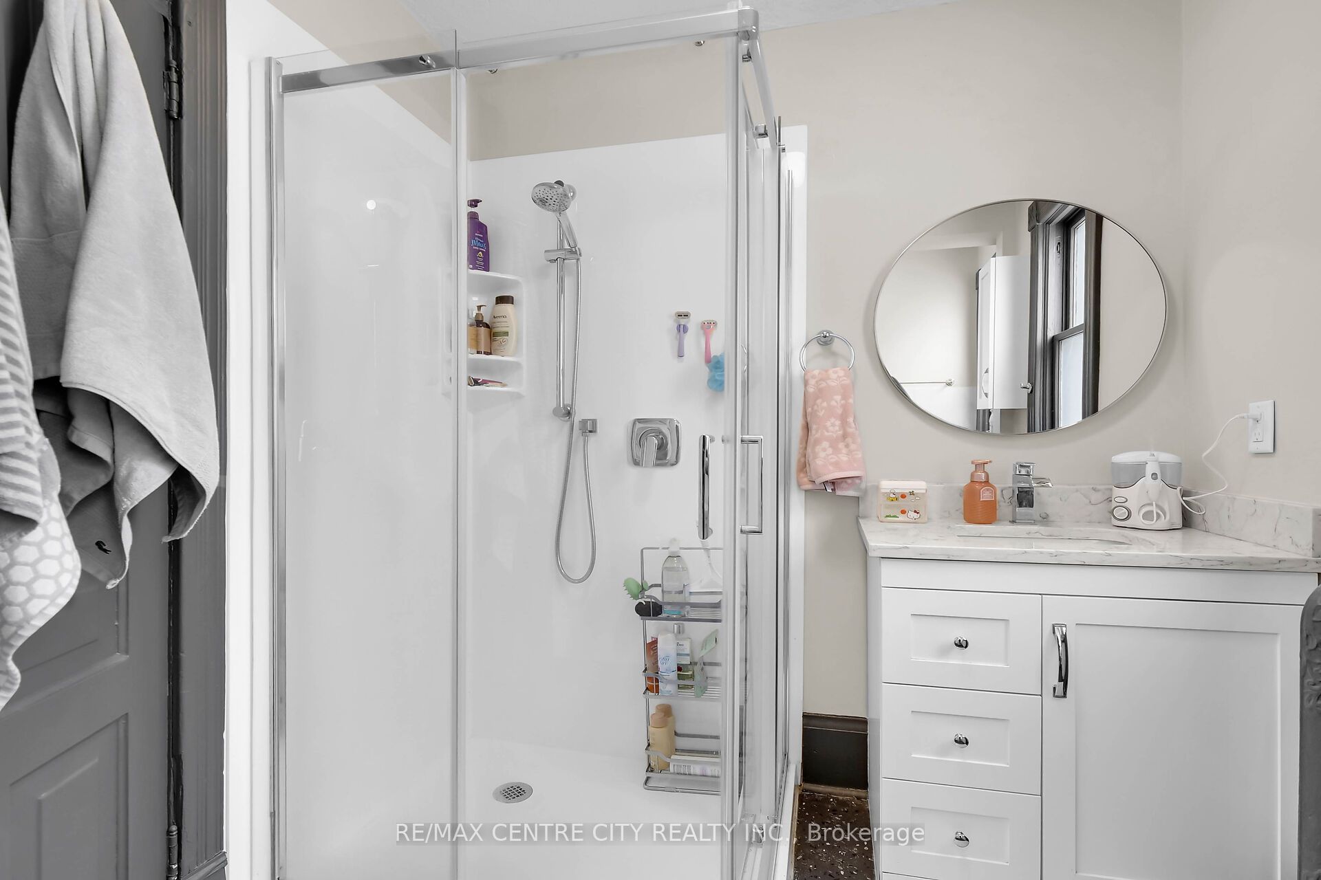 163 Oxford Street Property Photo 23