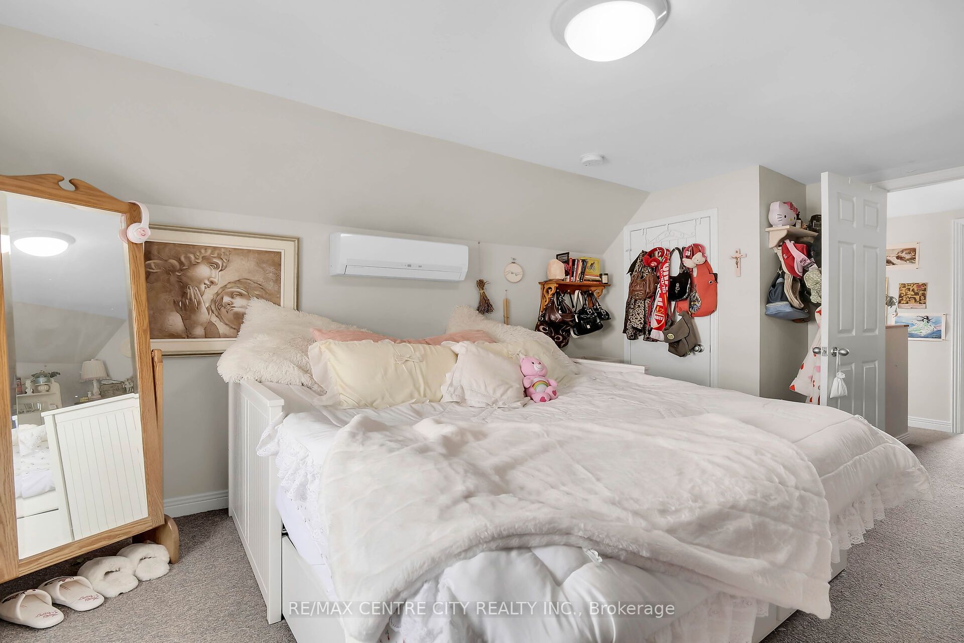 163 Oxford Street Property Photo 25