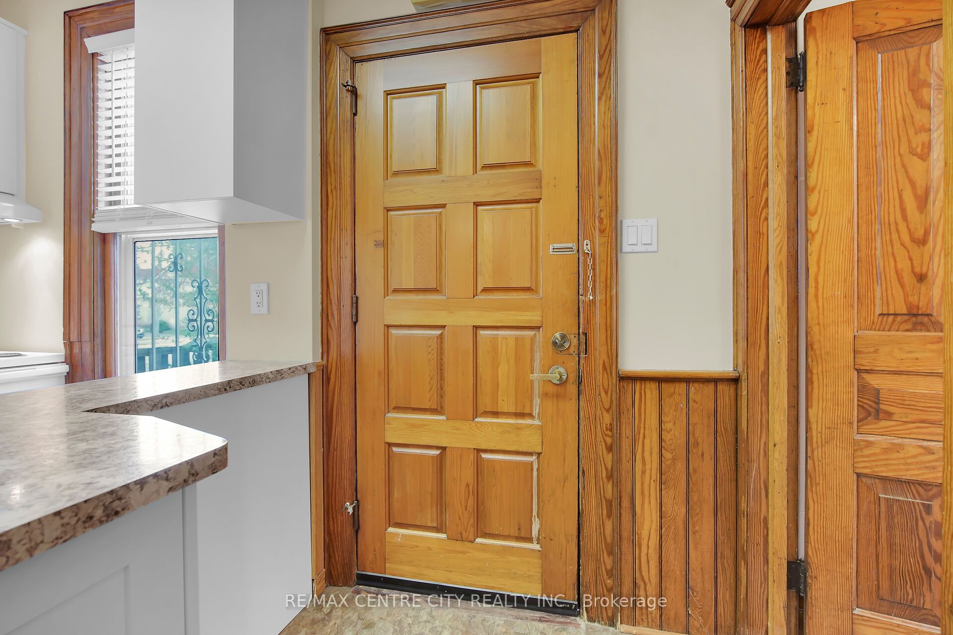 163 Oxford Street Property Photo 29
