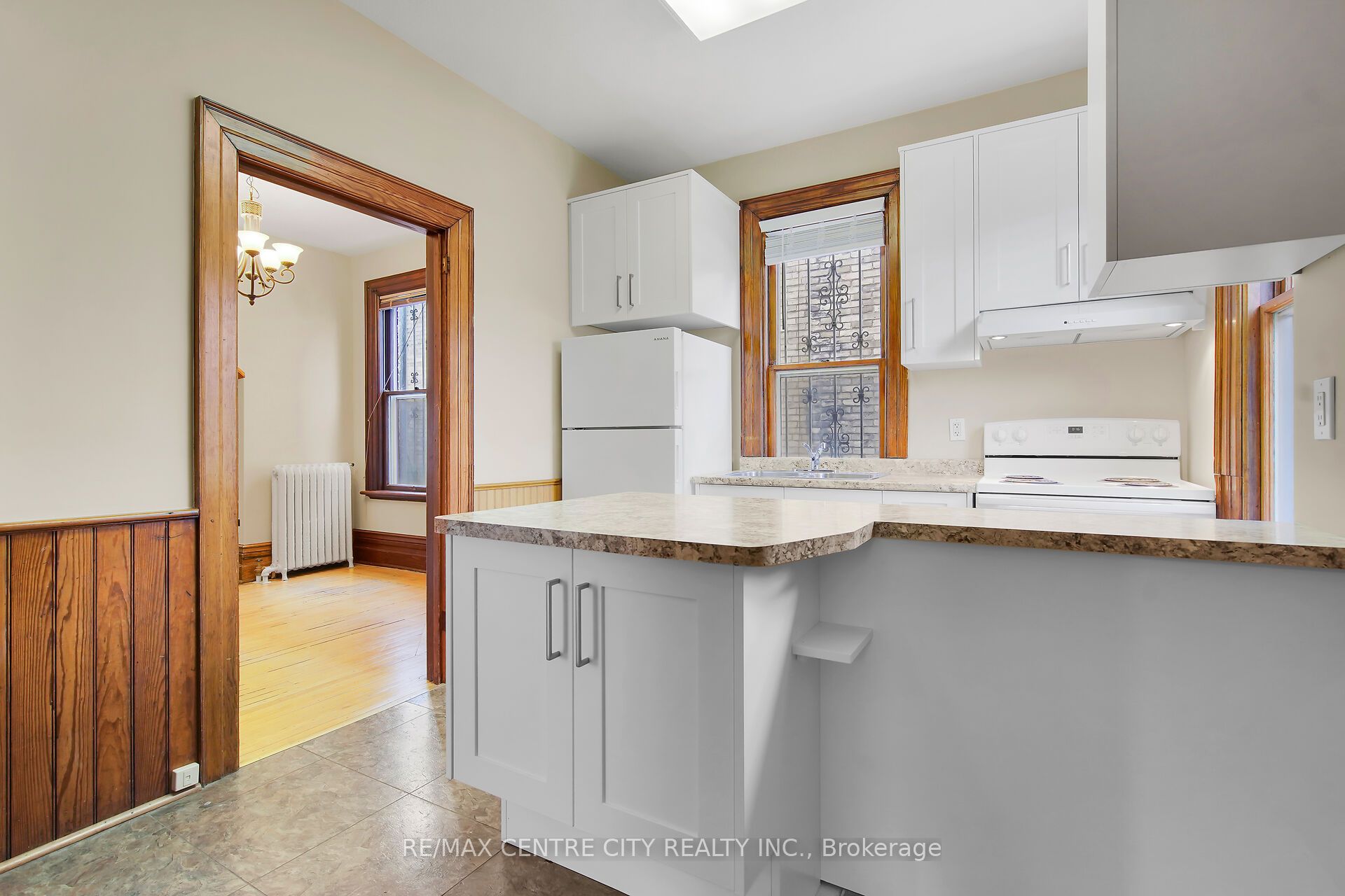 163 Oxford Street Property Photo 30