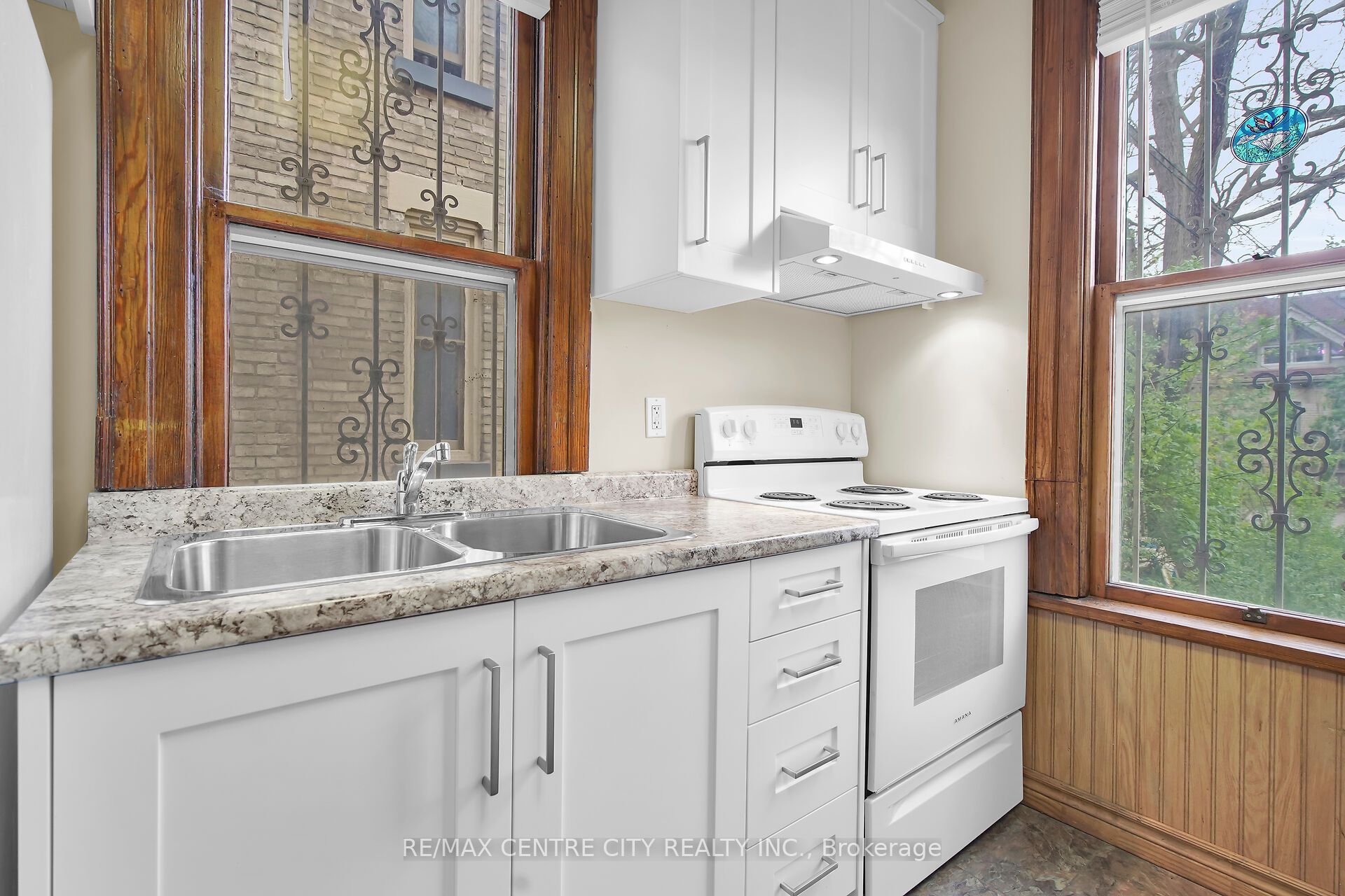 163 Oxford Street Property Photo 32