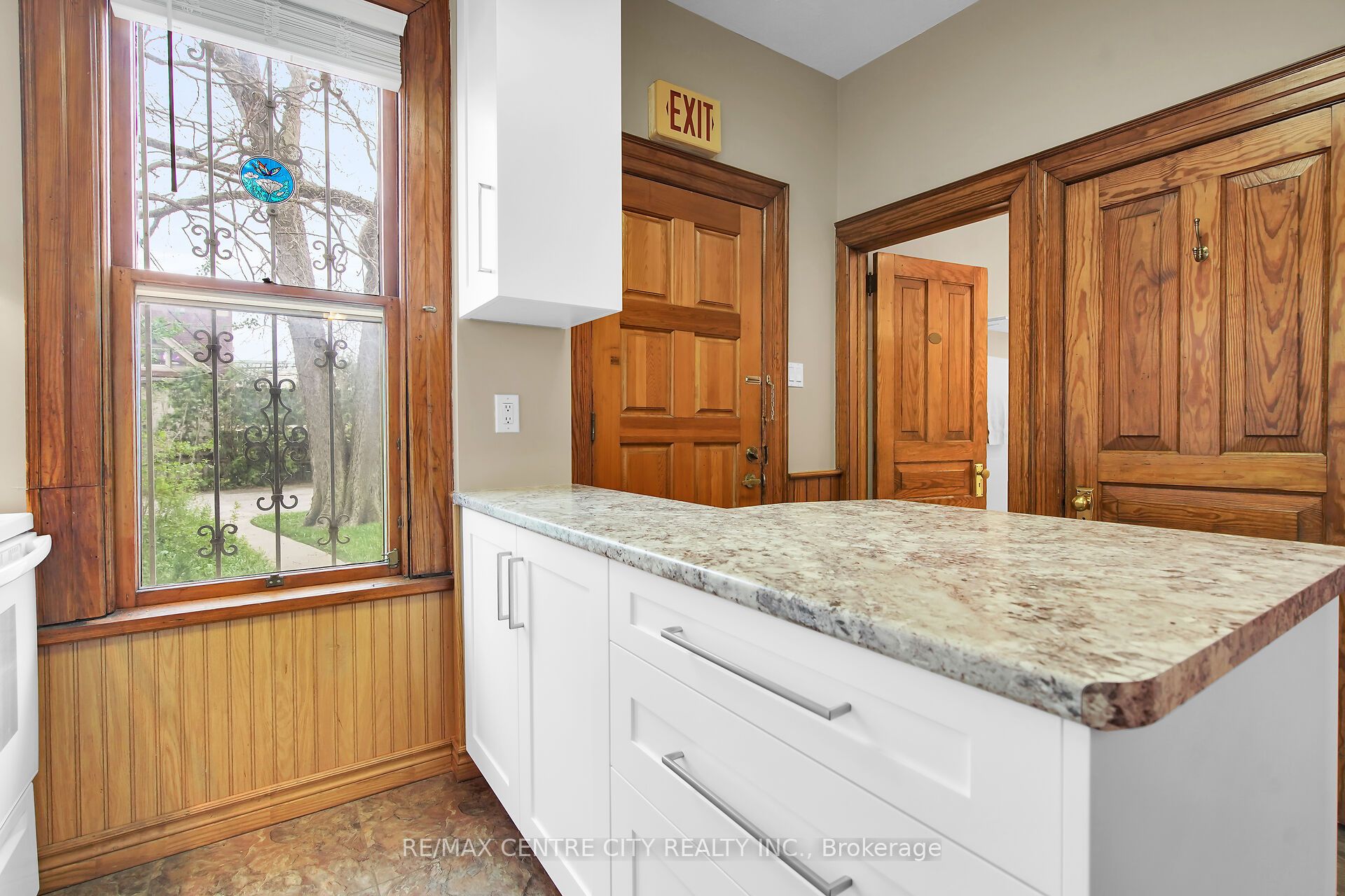 163 Oxford Street Property Photo 33