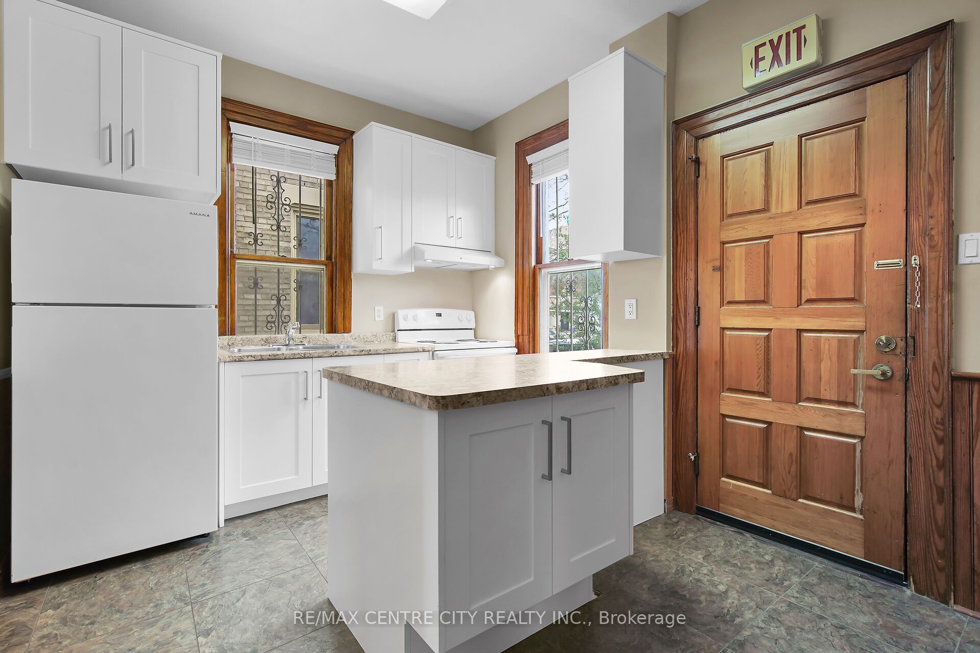 163 Oxford Street Property Photo 34