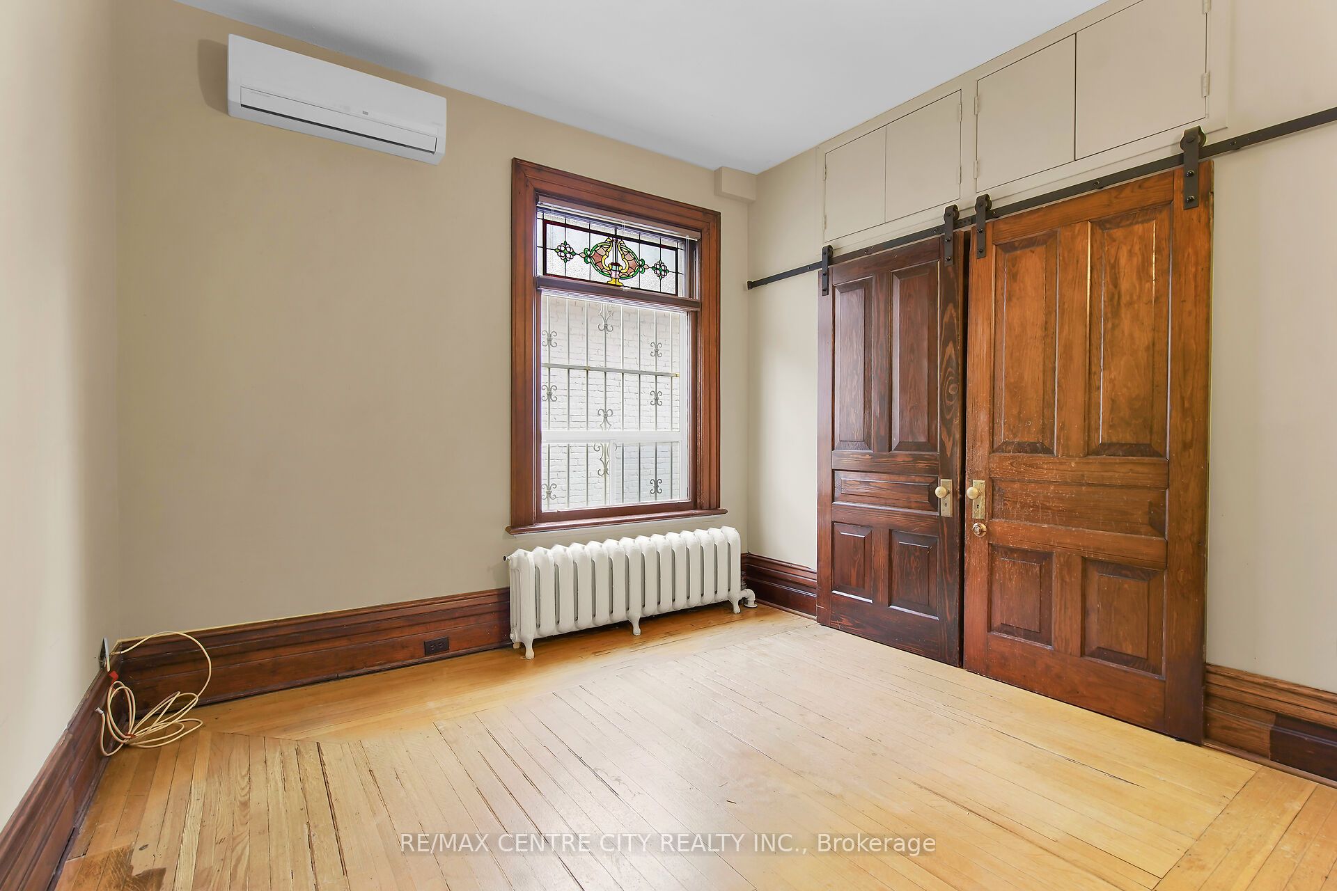 163 Oxford Street Property Photo 35
