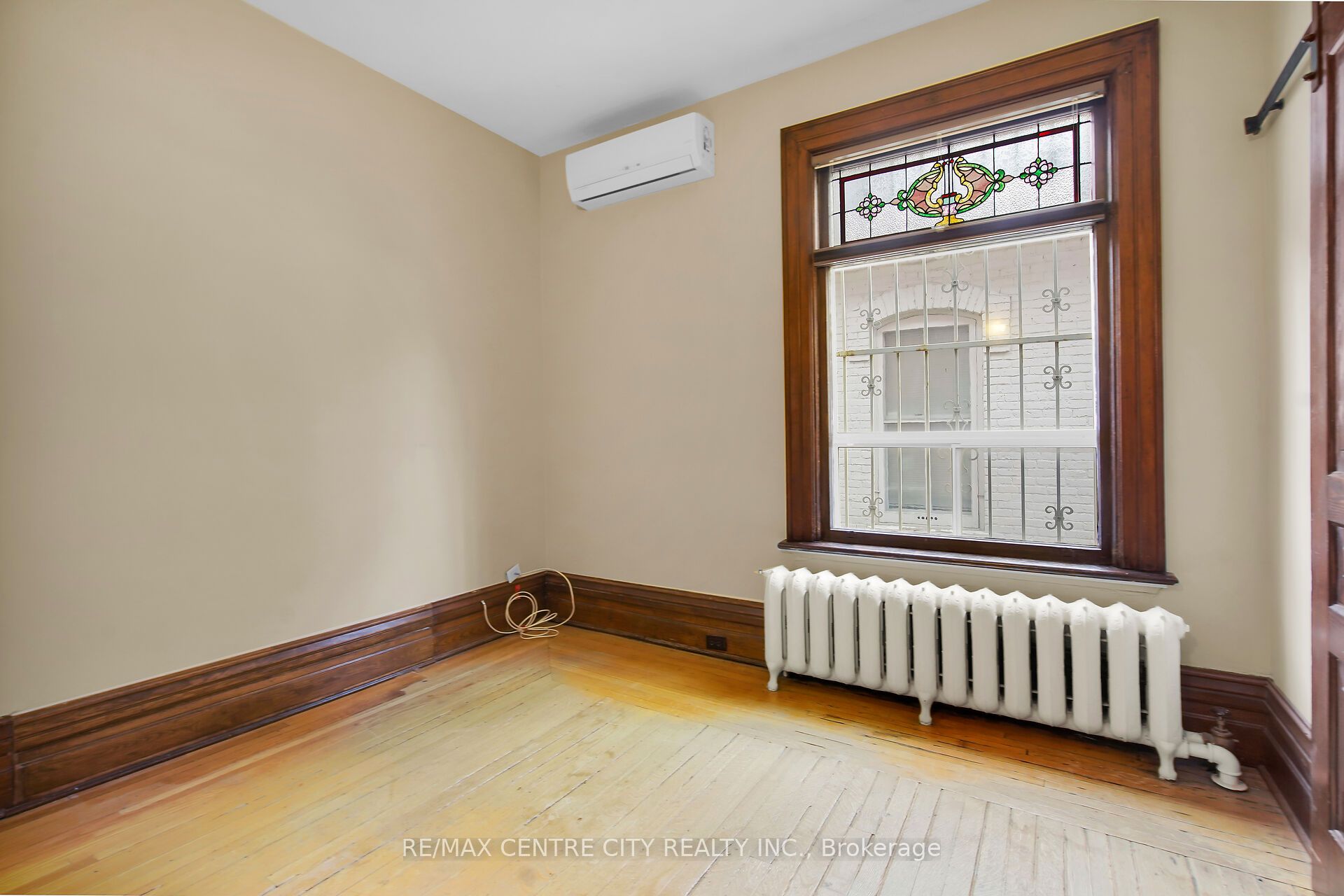 163 Oxford Street Property Photo 36