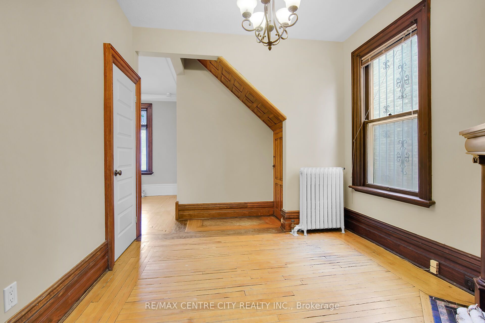 163 Oxford Street Property Photo 39