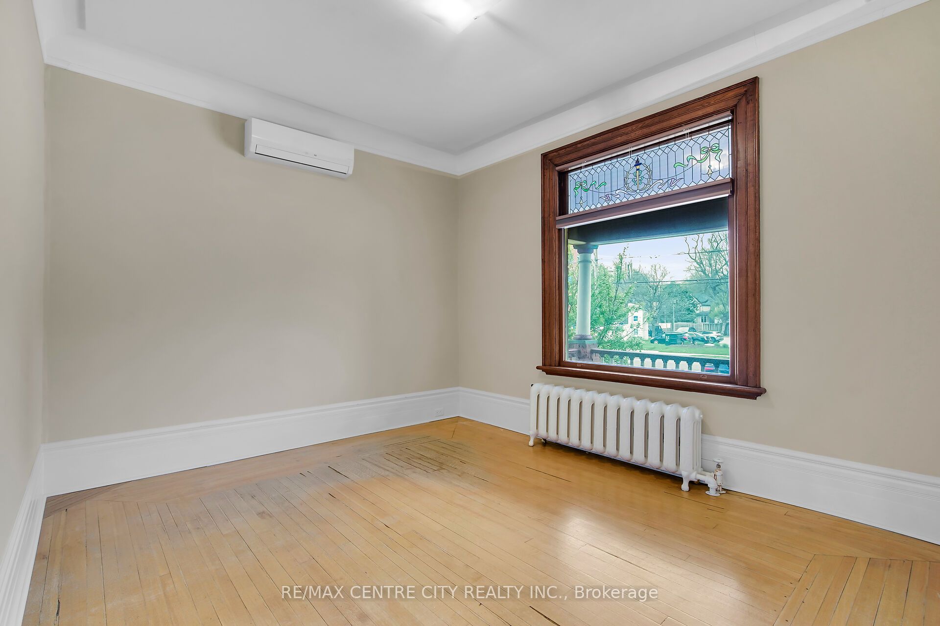 163 Oxford Street Property Photo 42