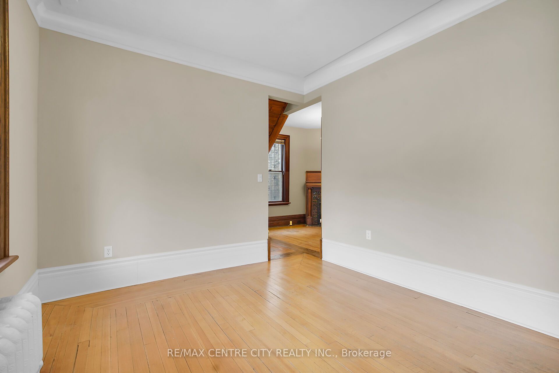 163 Oxford Street Property Photo 43