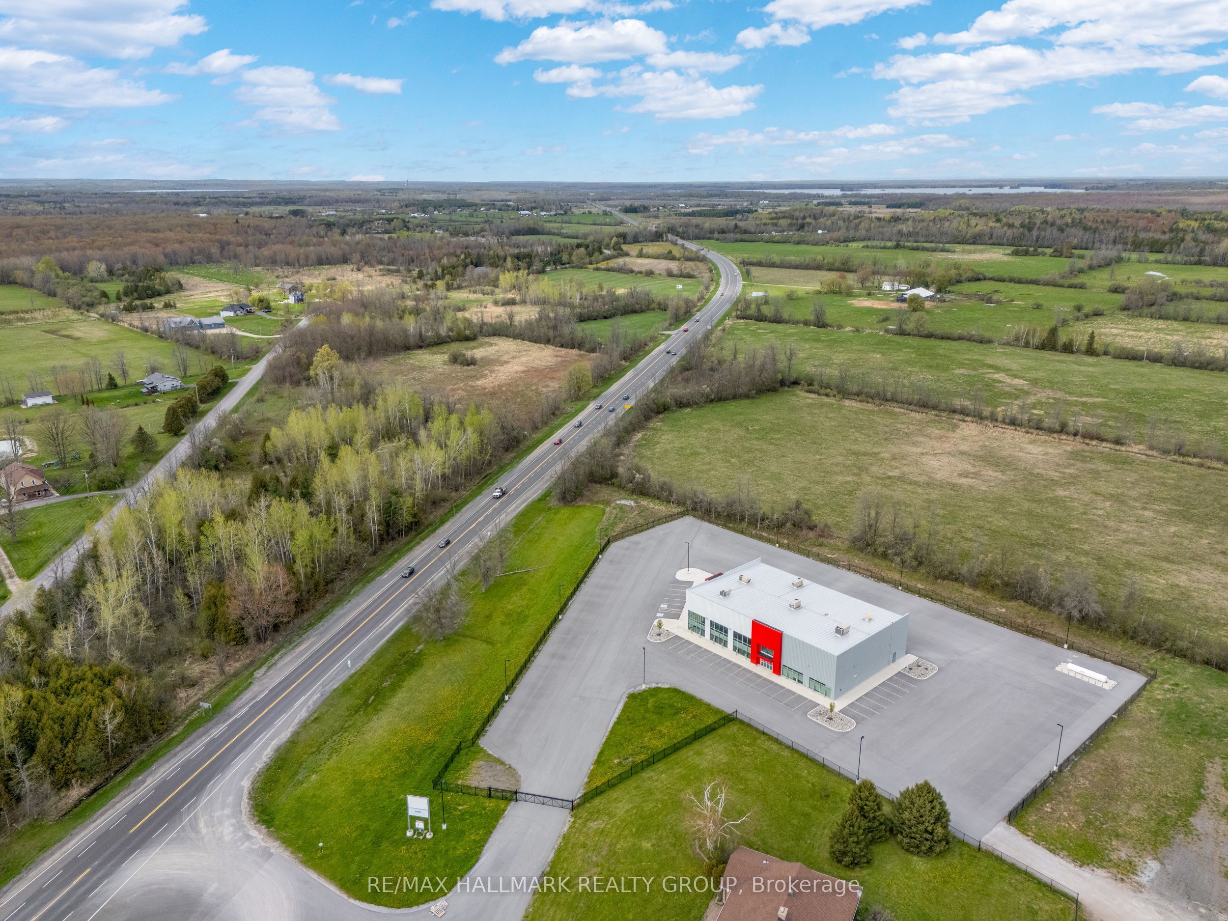 15747 Highway 7 Property Photo 6
